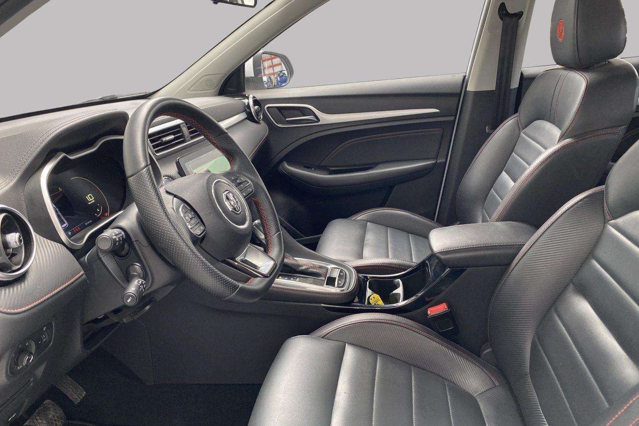 MG ZS LUXURY
