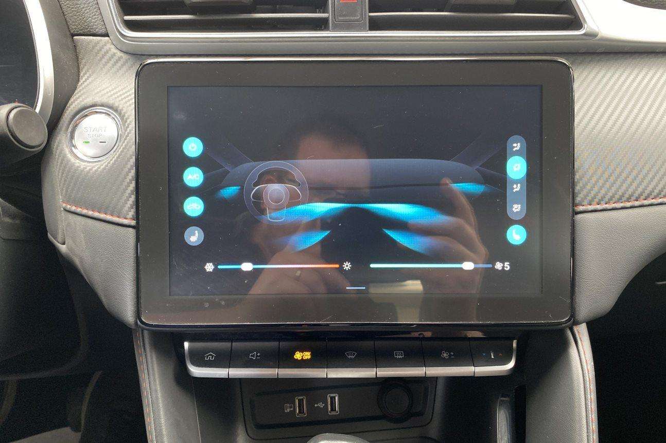 MG ZS LUXURY