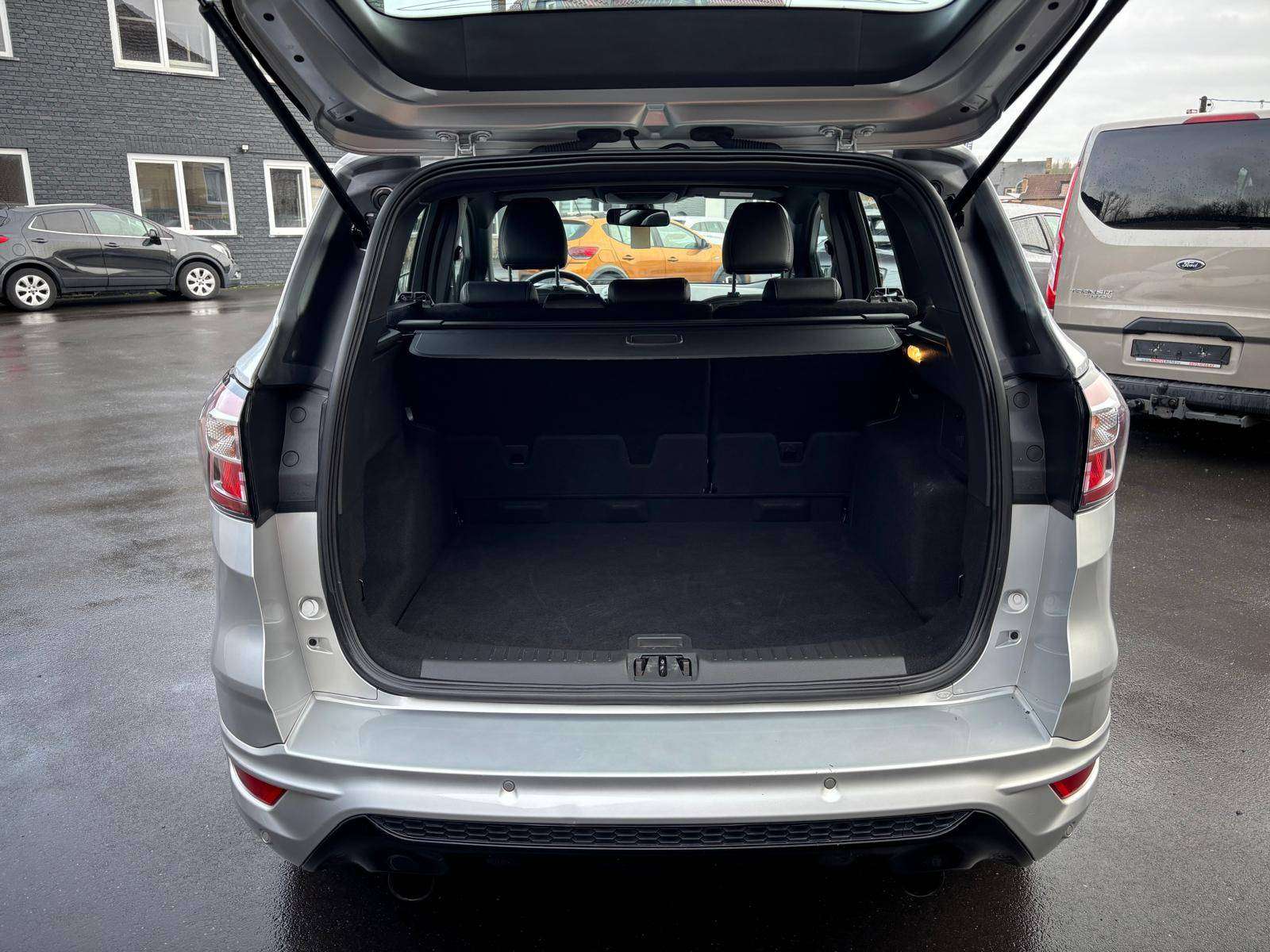 Ford Kuga 1.5d TDCi ST LINE*NAV PARKASSIST HALF LEDER CRUISE