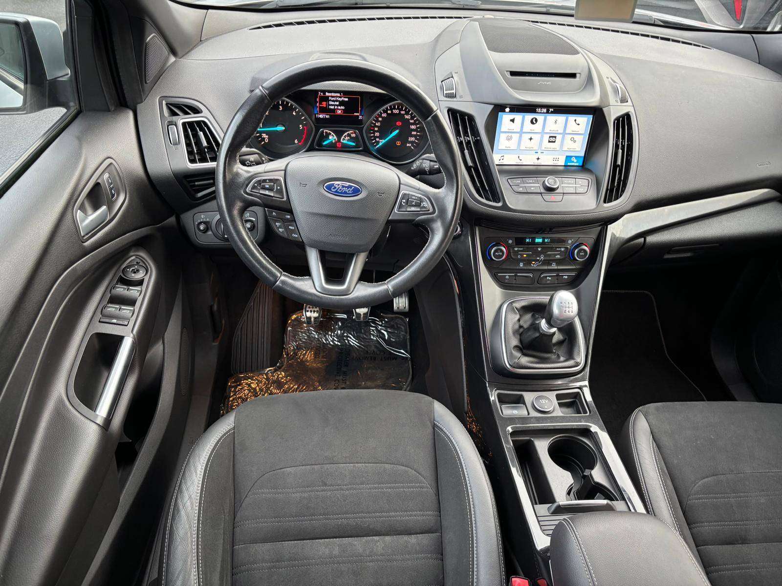 Ford Kuga 1.5d TDCi ST LINE*NAV PARKASSIST HALF LEDER CRUISE