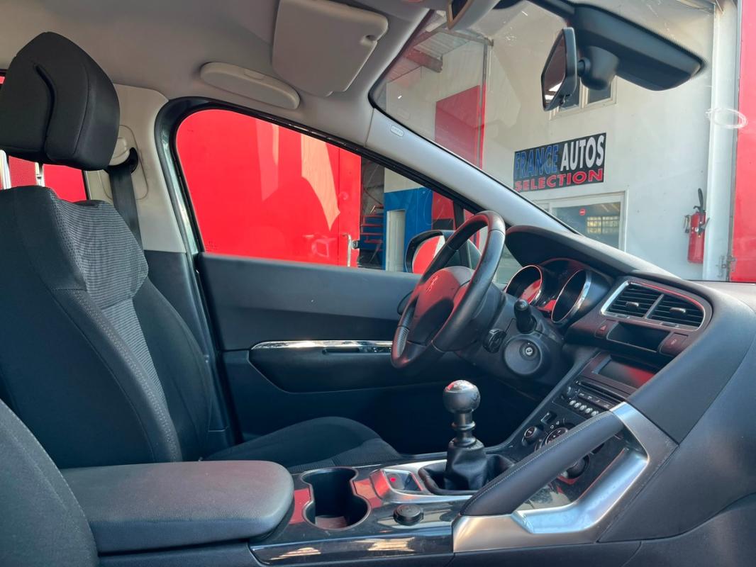 Peugeot 3008 1.6 HDI 109 CH 1RE MAIN - EMBRAYAGE NEUF | ENTIÈREMENT RÉVISÉE ET GARANTIE