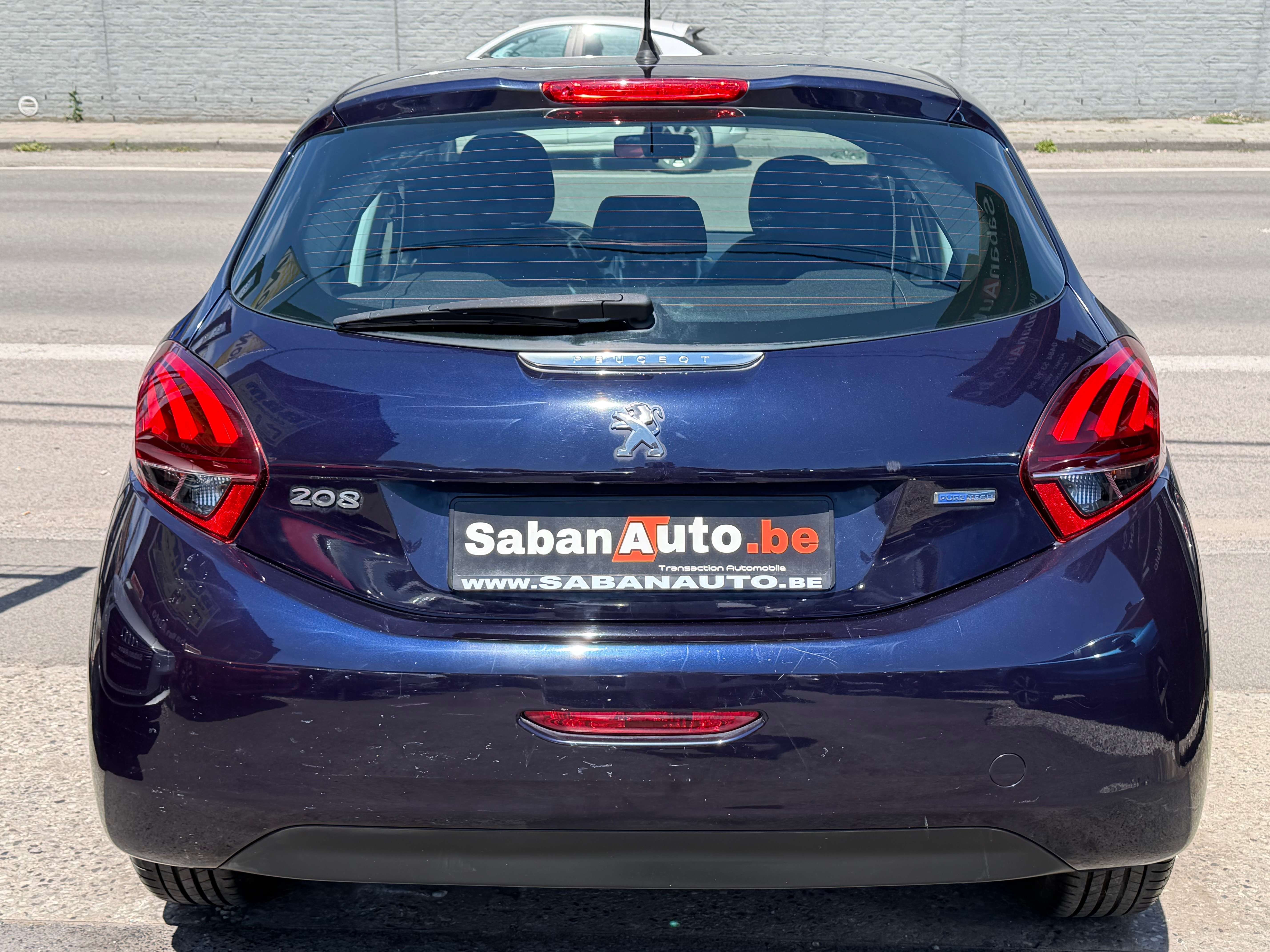 Peugeot 208 208 1.2i ° AIRCO ° JANTES ° LED ° CARPLAY ° GARANTI 12 MOIS