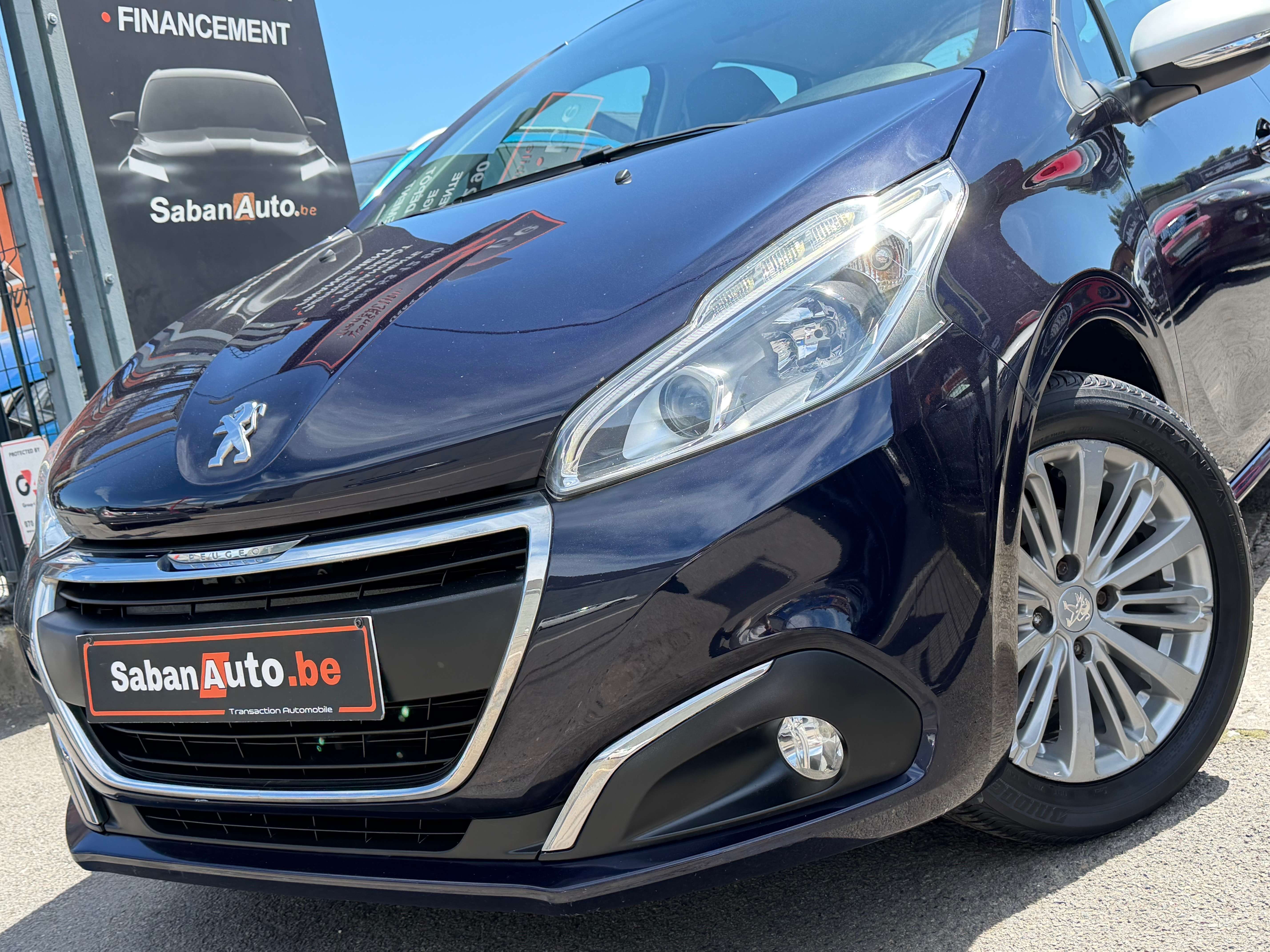 Peugeot 208 208 1.2i ° AIRCO ° JANTES ° LED ° CARPLAY ° GARANTI 12 MOIS