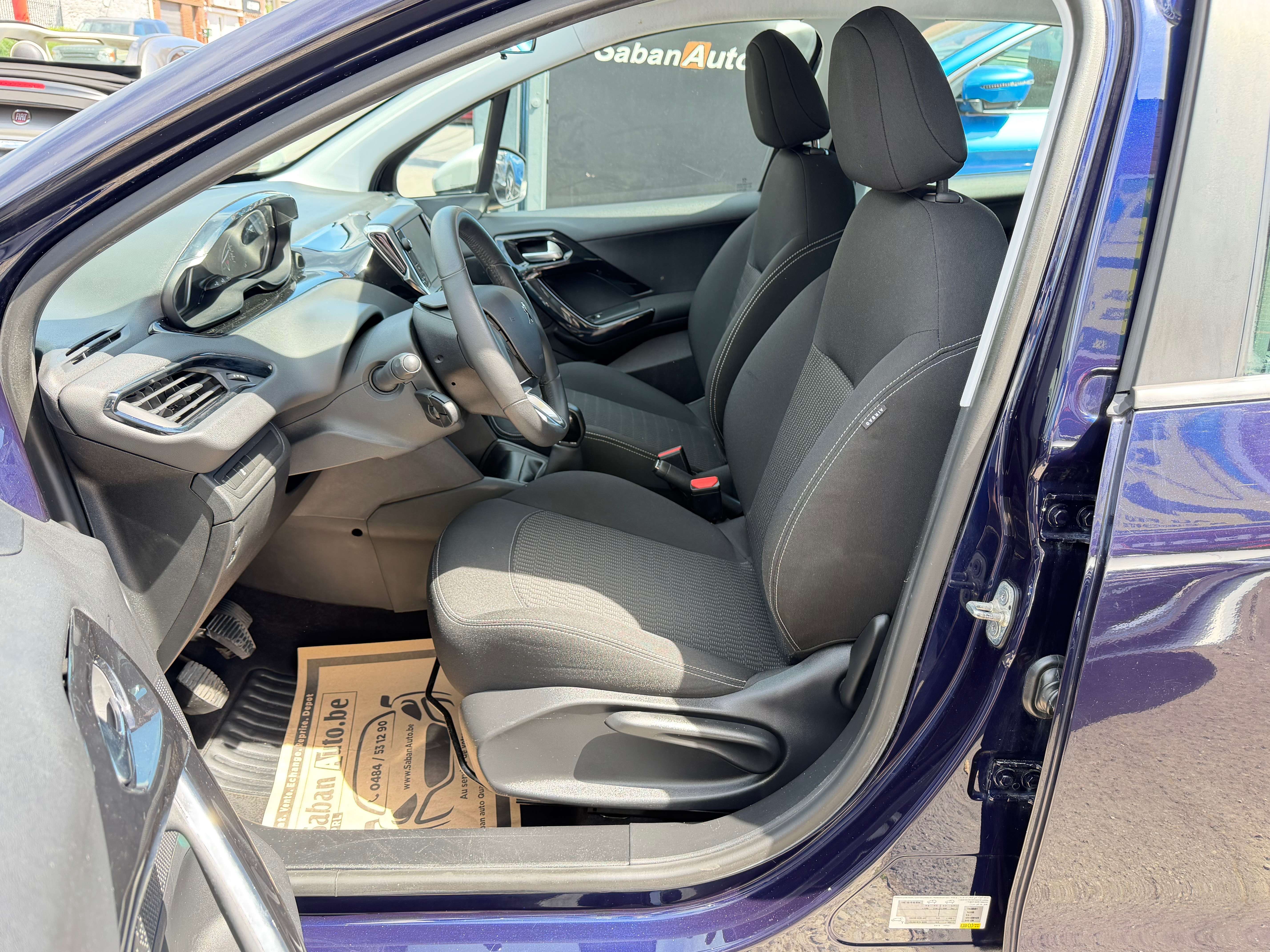Peugeot 208 208 1.2i ° AIRCO ° JANTES ° LED ° CARPLAY ° GARANTI 12 MOIS