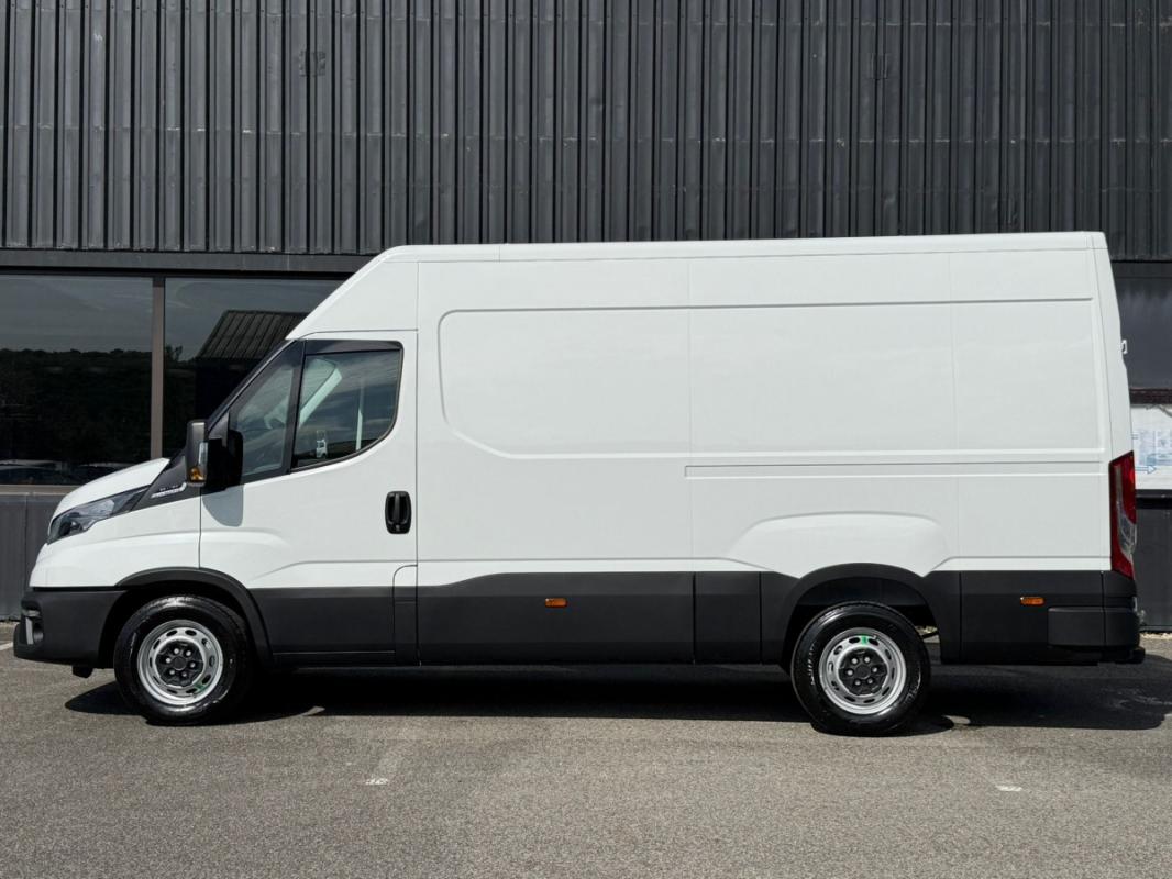 Iveco Daily 2.3 35S16 V12 Himatic BVA