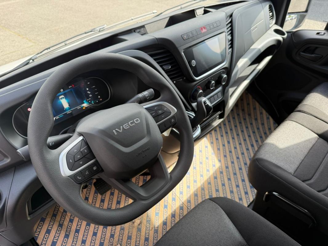 Iveco Daily 2.3 35S16 V12 Himatic BVA