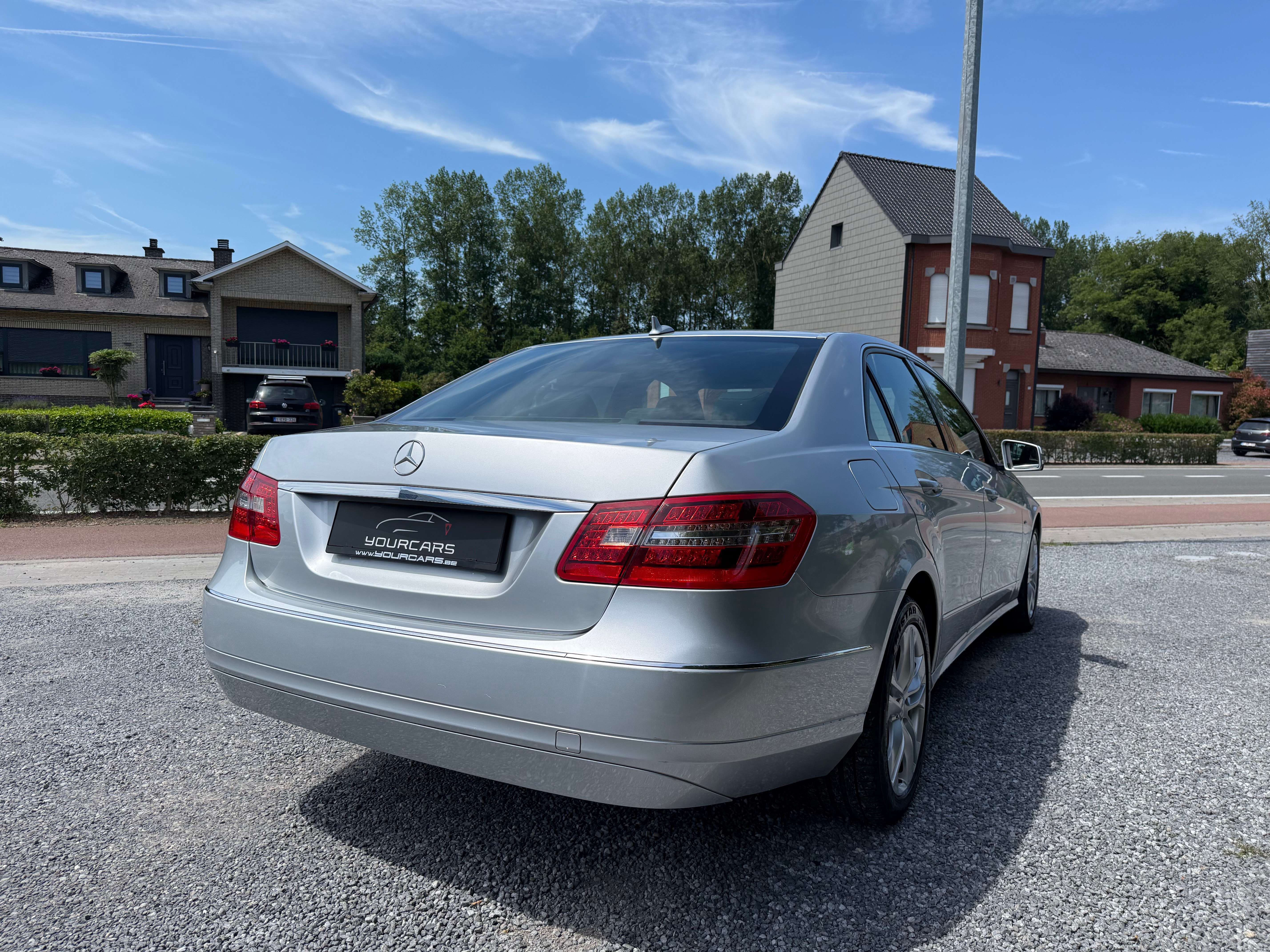 Mercedes-Benz E 200 Avantgarde * XENON * GPS * FULL SERVICE MERCEDES