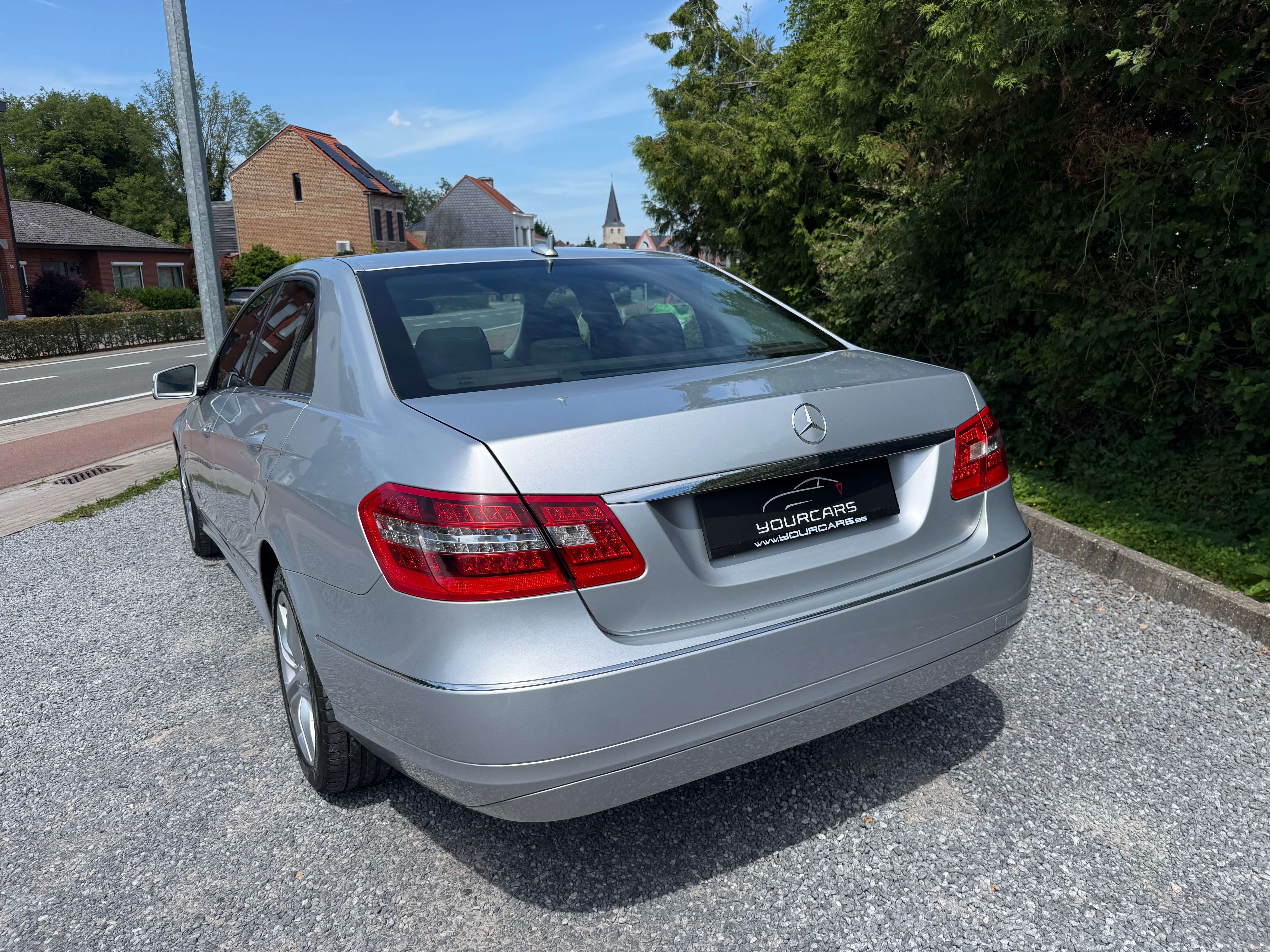 Mercedes-Benz E 200 Avantgarde * XENON * GPS * FULL SERVICE MERCEDES