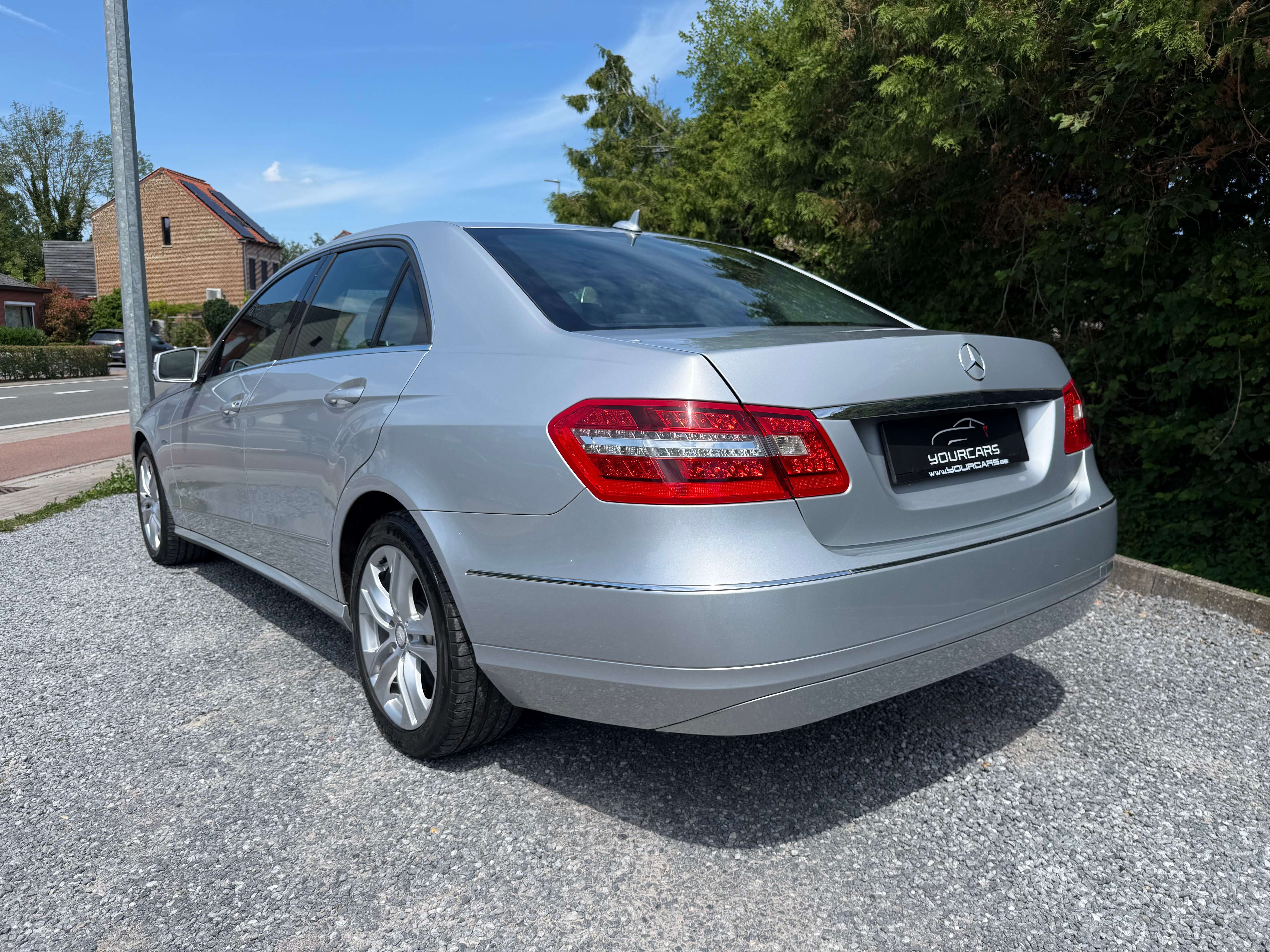 Mercedes-Benz E 200 Avantgarde * XENON * GPS * FULL SERVICE MERCEDES