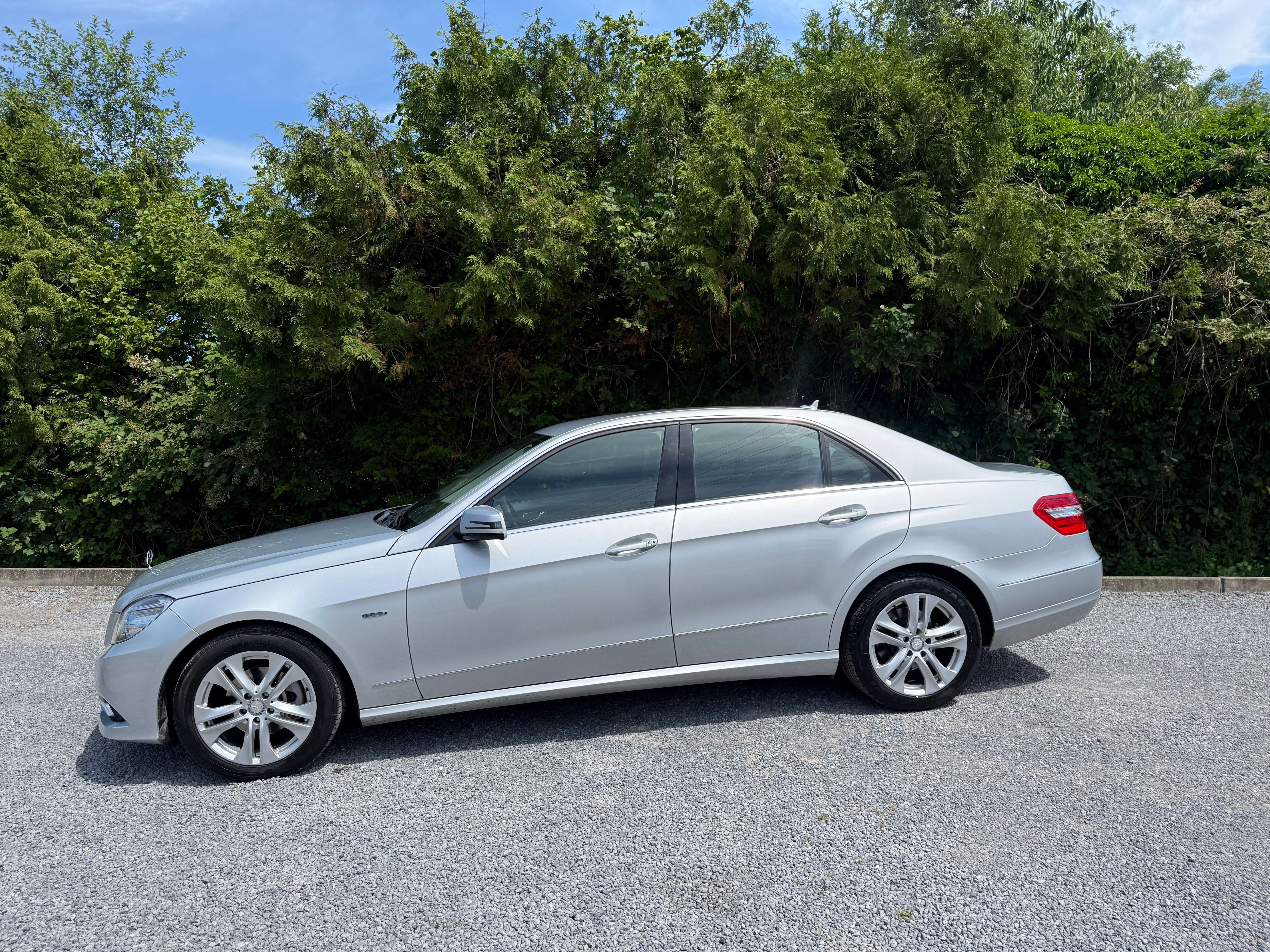 Mercedes-Benz E 200 Avantgarde * XENON * GPS * FULL SERVICE MERCEDES
