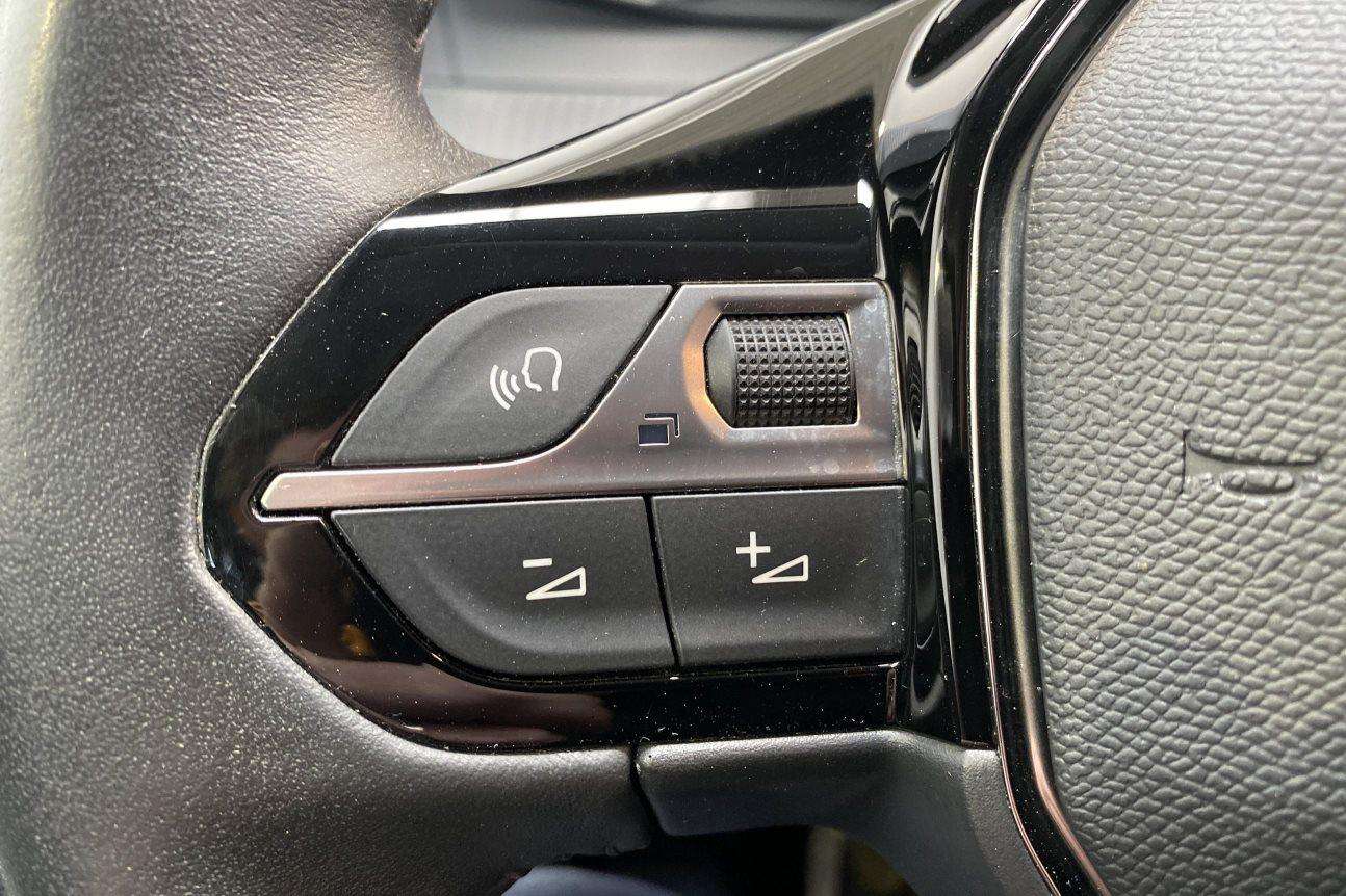Peugeot 208 Allure* GPS détecteurs obs.