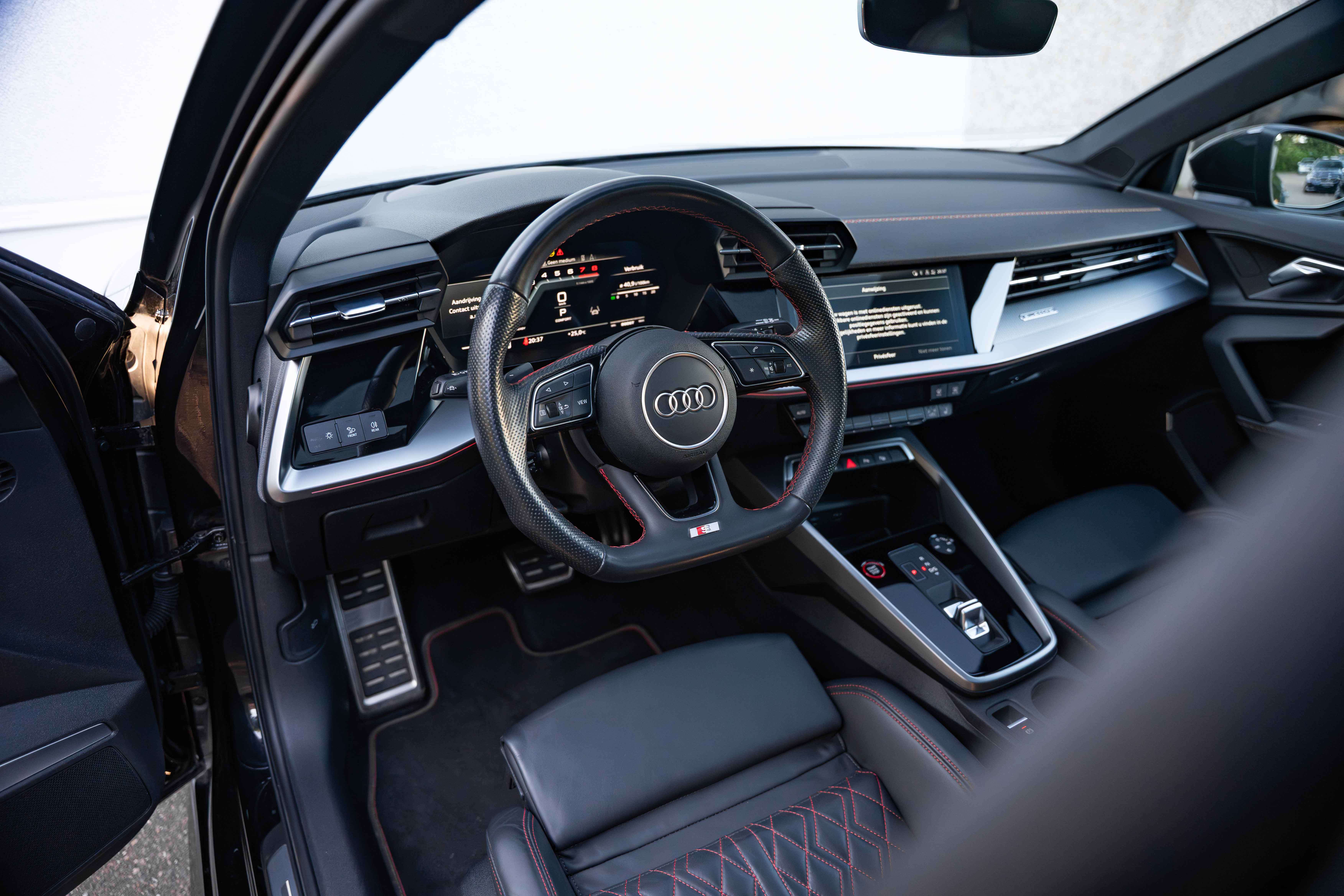 Audi S3 Sportback Quattro MATRIX/CARBON/PANO/B&O/ACC/HUD/AMBIENTE