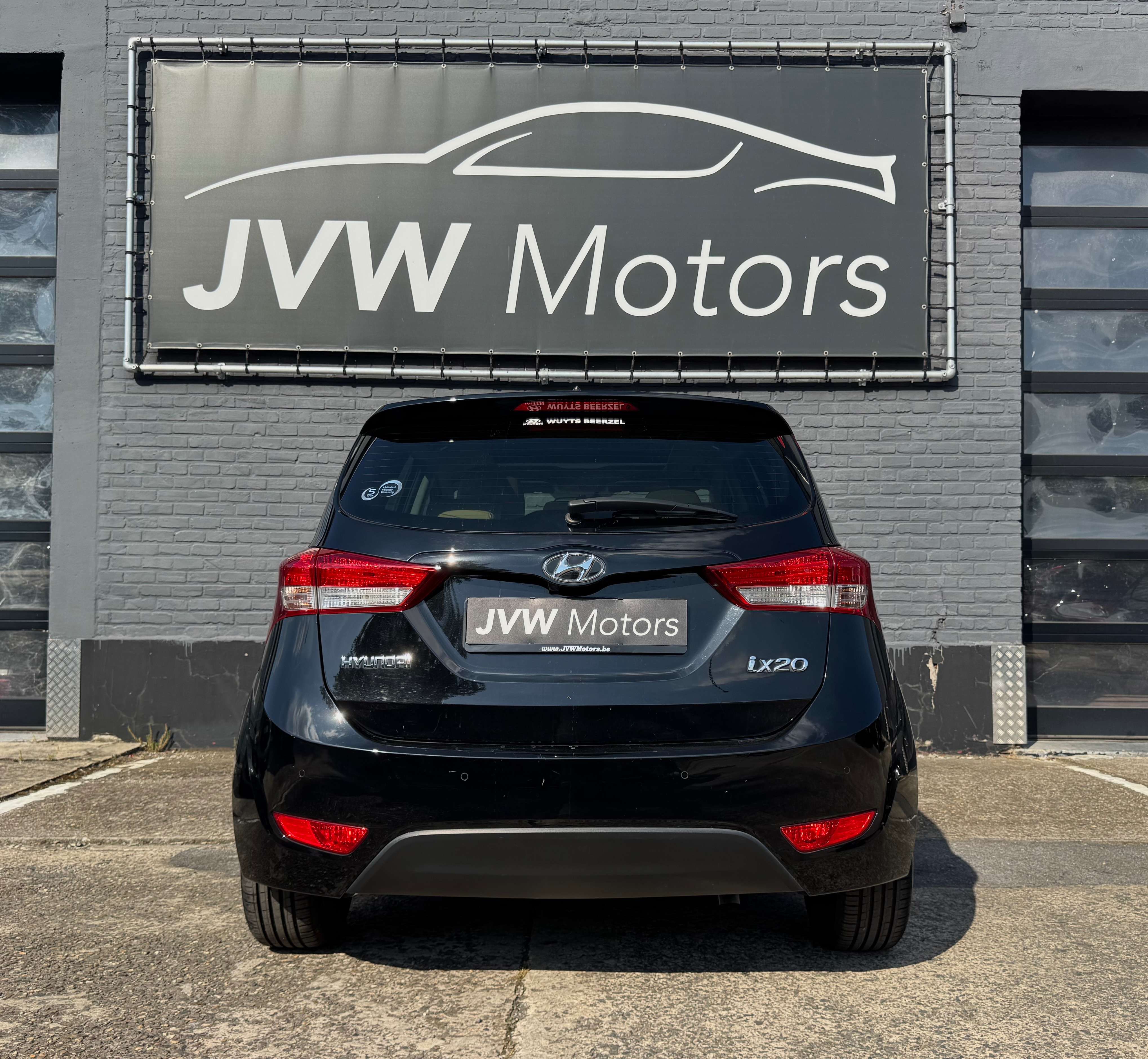 Hyundai iX20 1.4i * 74dKM * Leder * Camera * Navi * Pano * Garantie