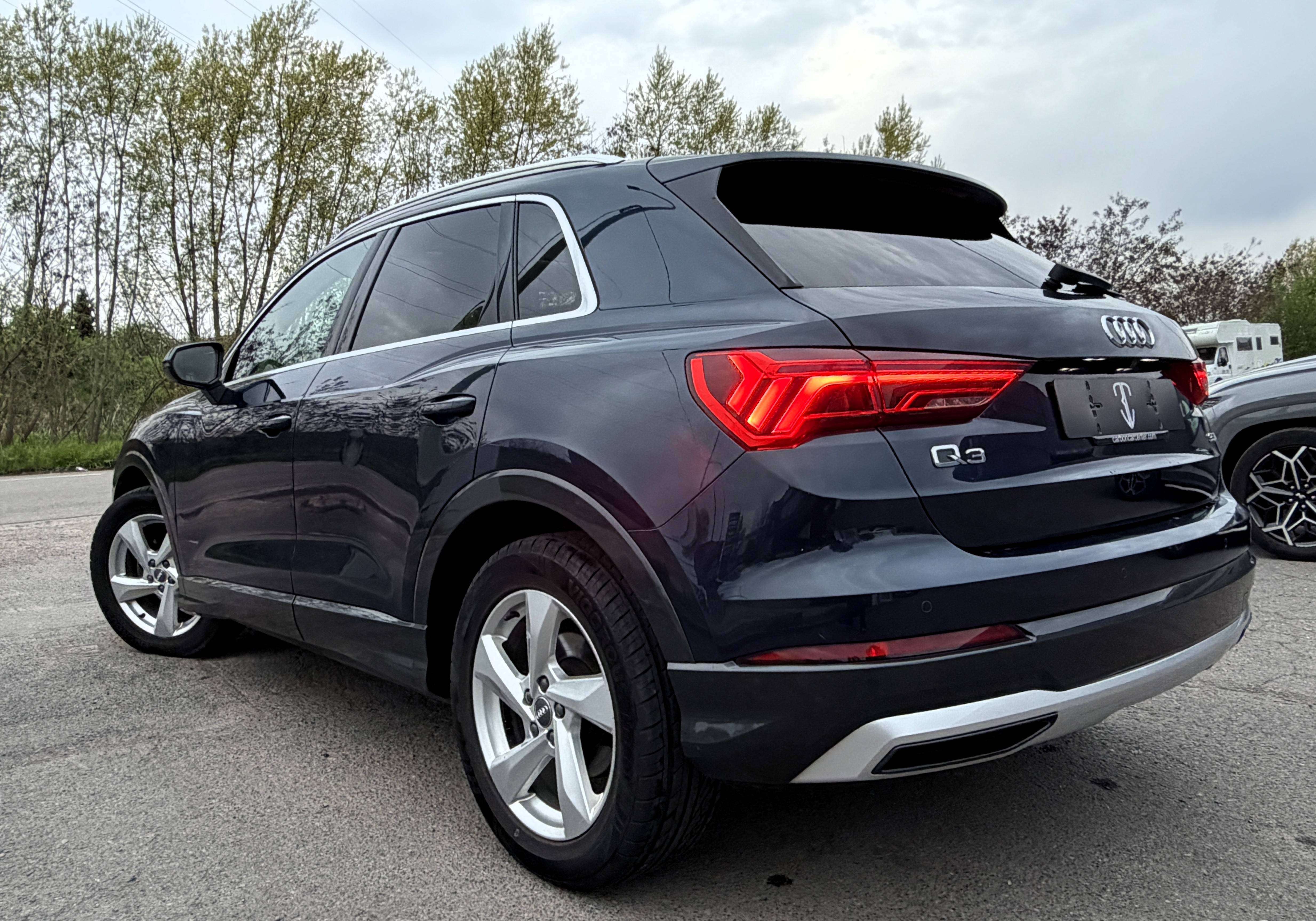 Audi Q3 35 TDi Business Edition Advanced S tron. PANO/NAVI/CAMERA/FULL LED