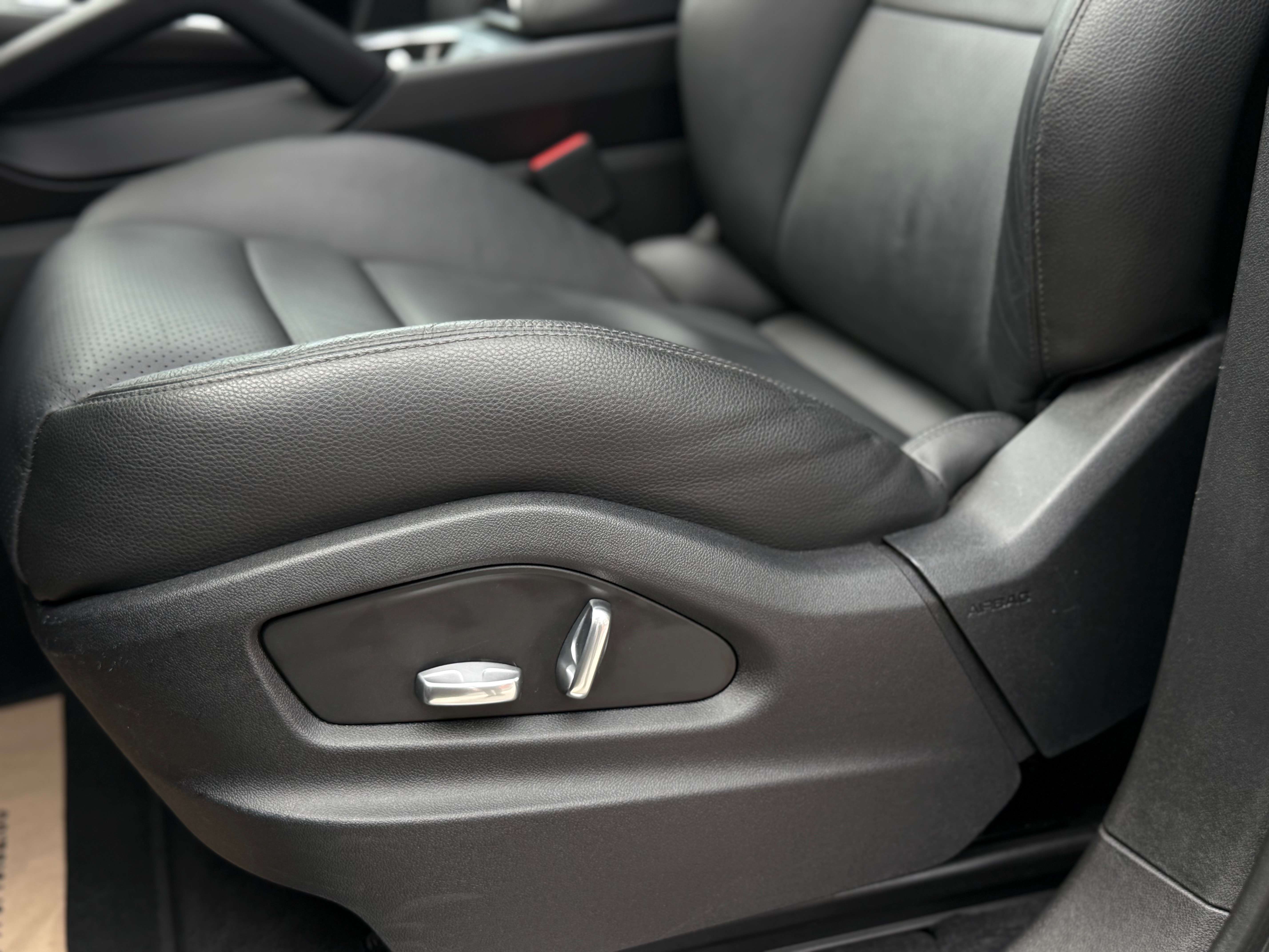 Porsche Cayenne 3.0i V6 PHEV Tiptronic S TOIT PANO - PNEUMATIC - CARPLAY- CAMERA - ECHAP. SPORT - GARANTIE 12MOIS - CARNET COMPLET
