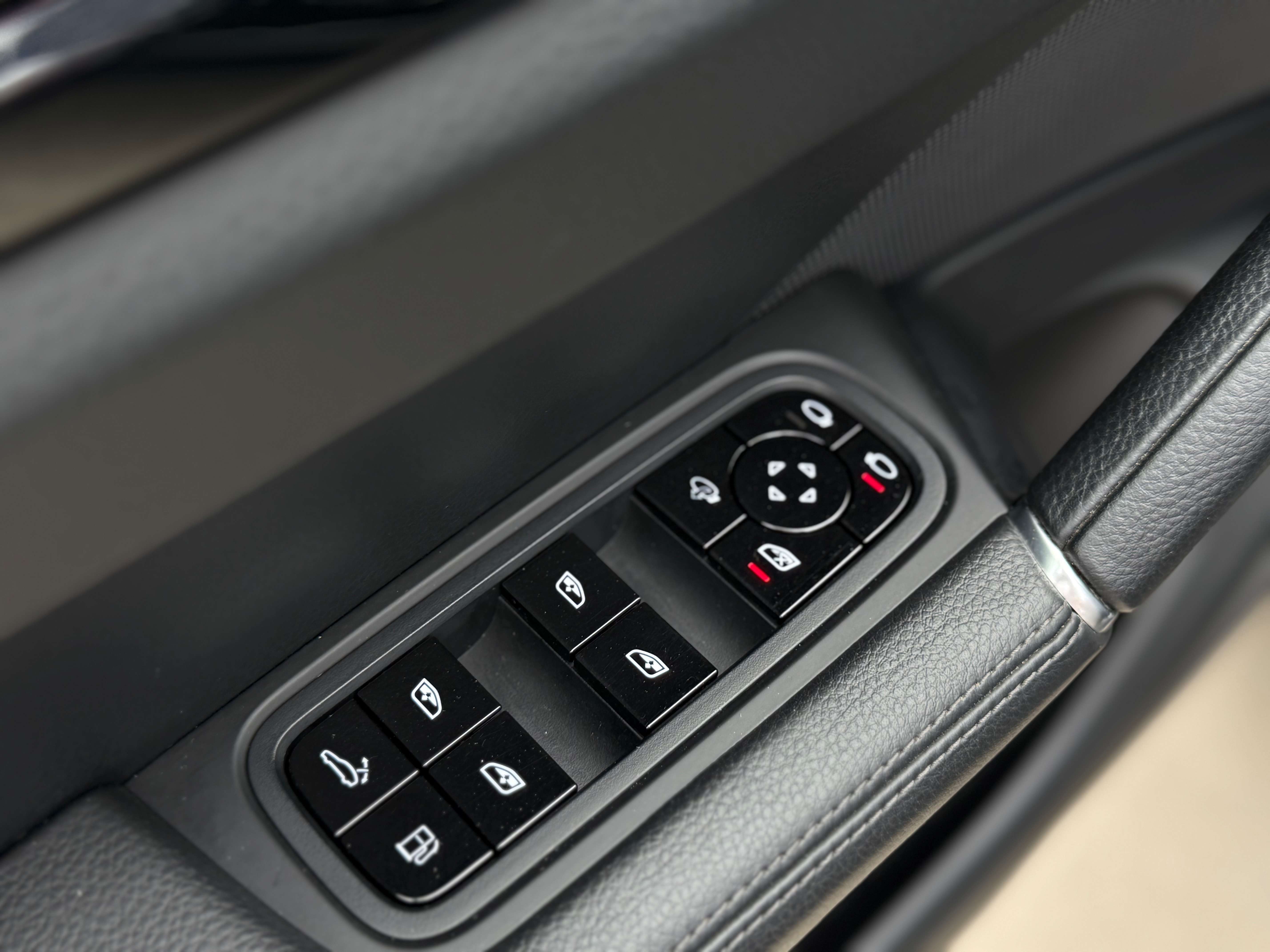 Porsche Cayenne 3.0i V6 PHEV Tiptronic S TOIT PANO - PNEUMATIC - CARPLAY- CAMERA - ECHAP. SPORT - GARANTIE 12MOIS - CARNET COMPLET