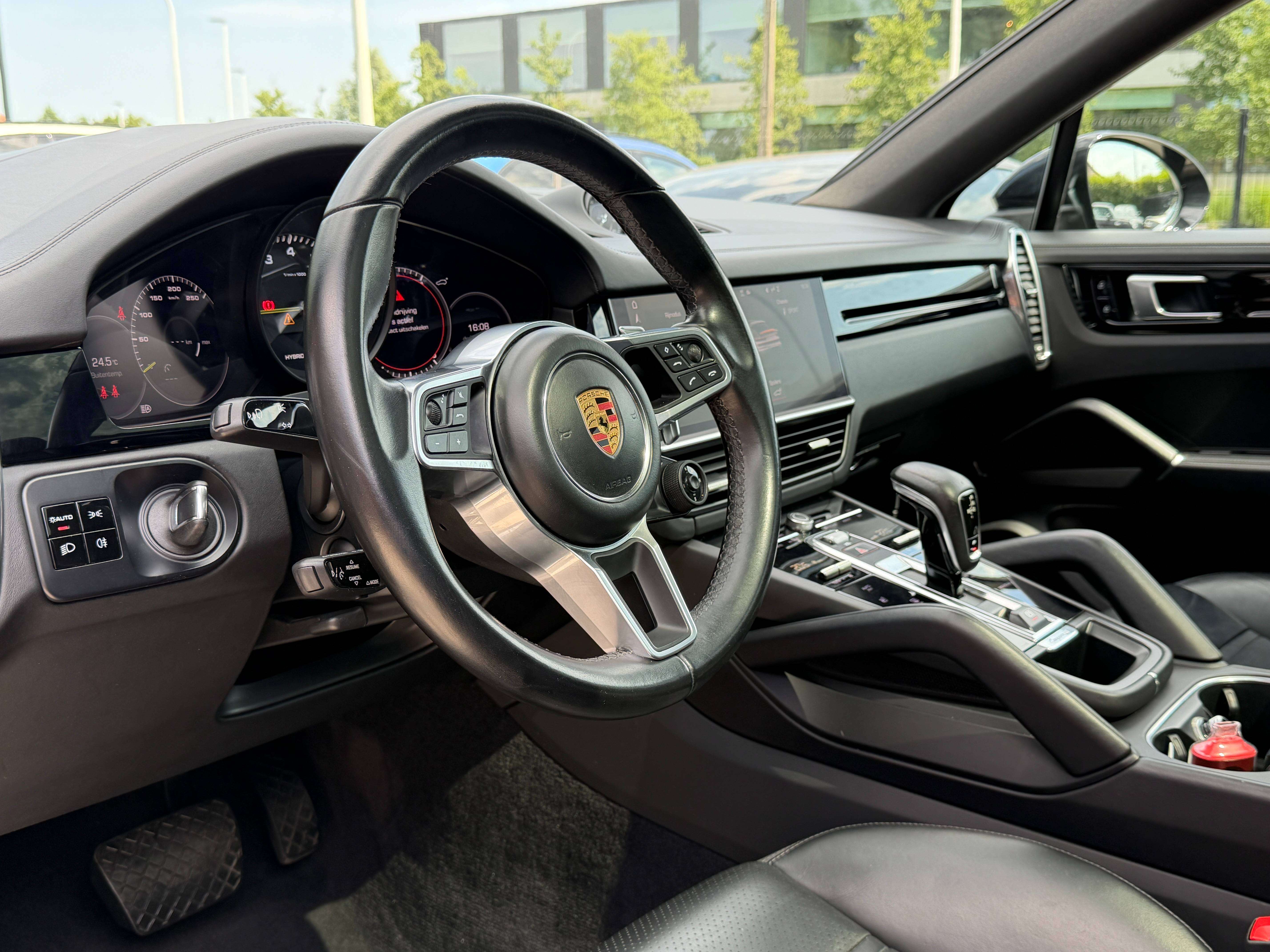 Porsche Cayenne e-Hybrid 3.0 V6 - Bose - Sg chauff - Toit pano - Chrono