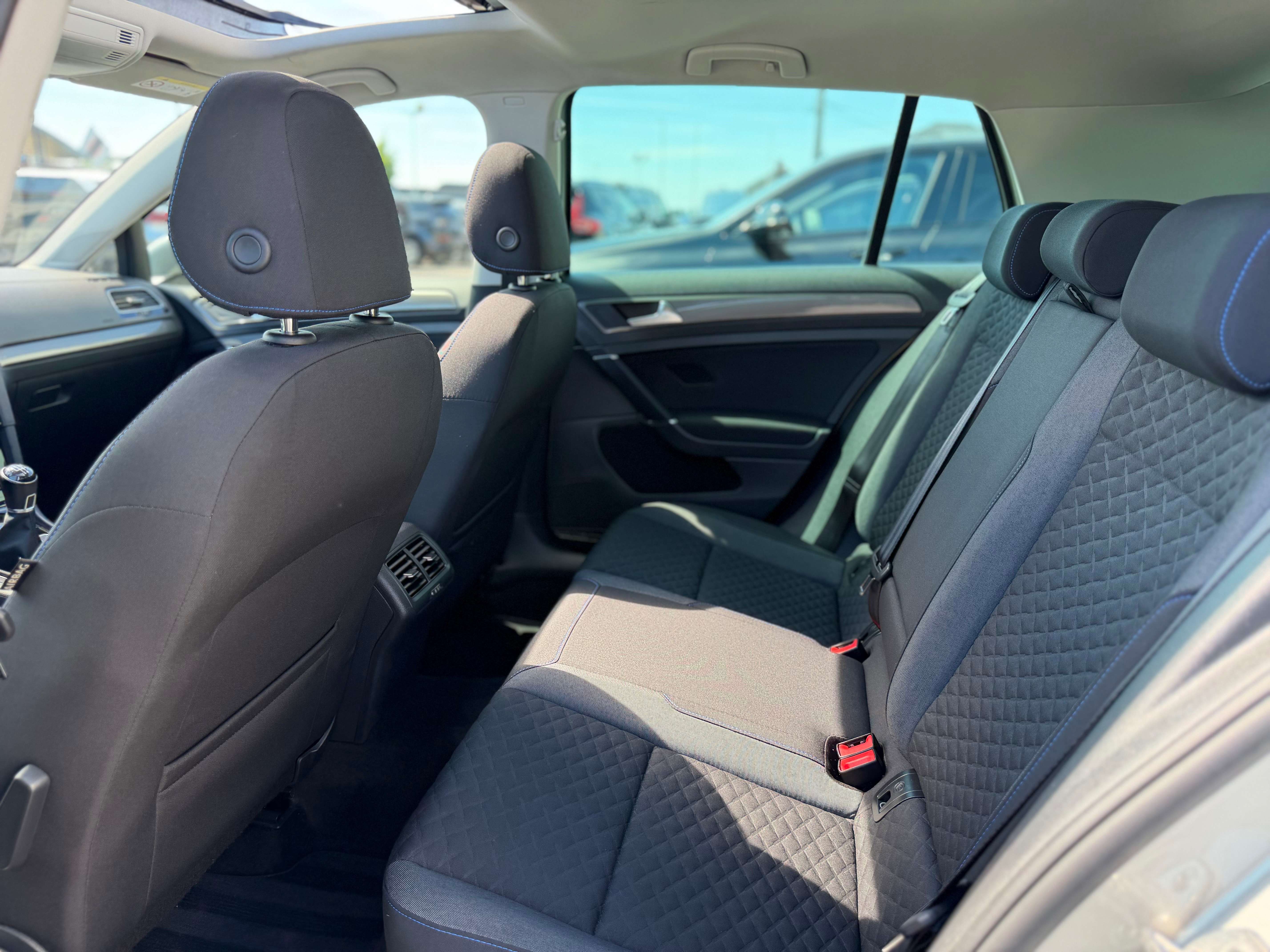 Volkswagen Golf 1.6 SCR TDi Join