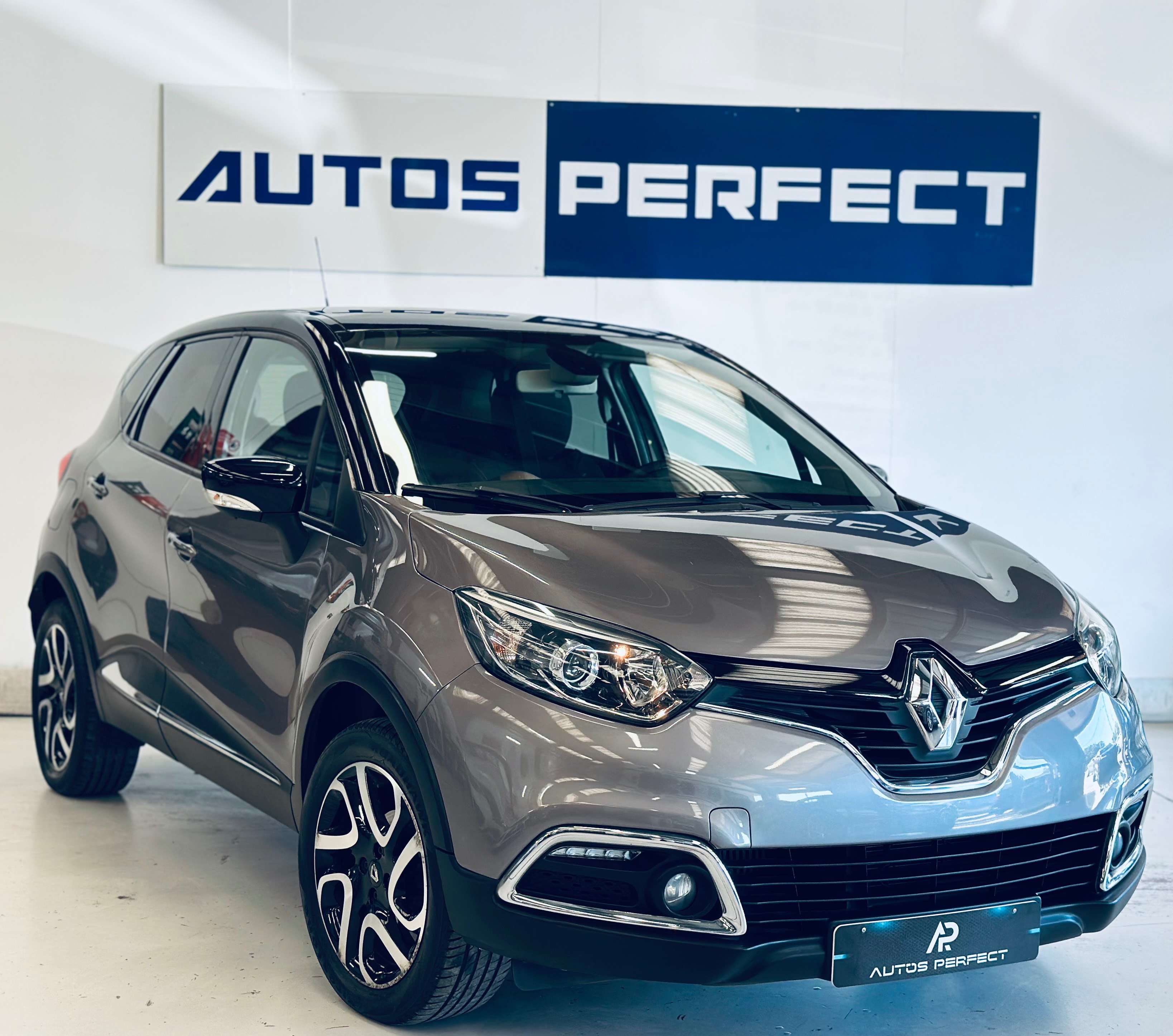 Renault Captur 0.9 CAMERA PDC NAVI CLIM LIM KEY LESS BLUETOOTH