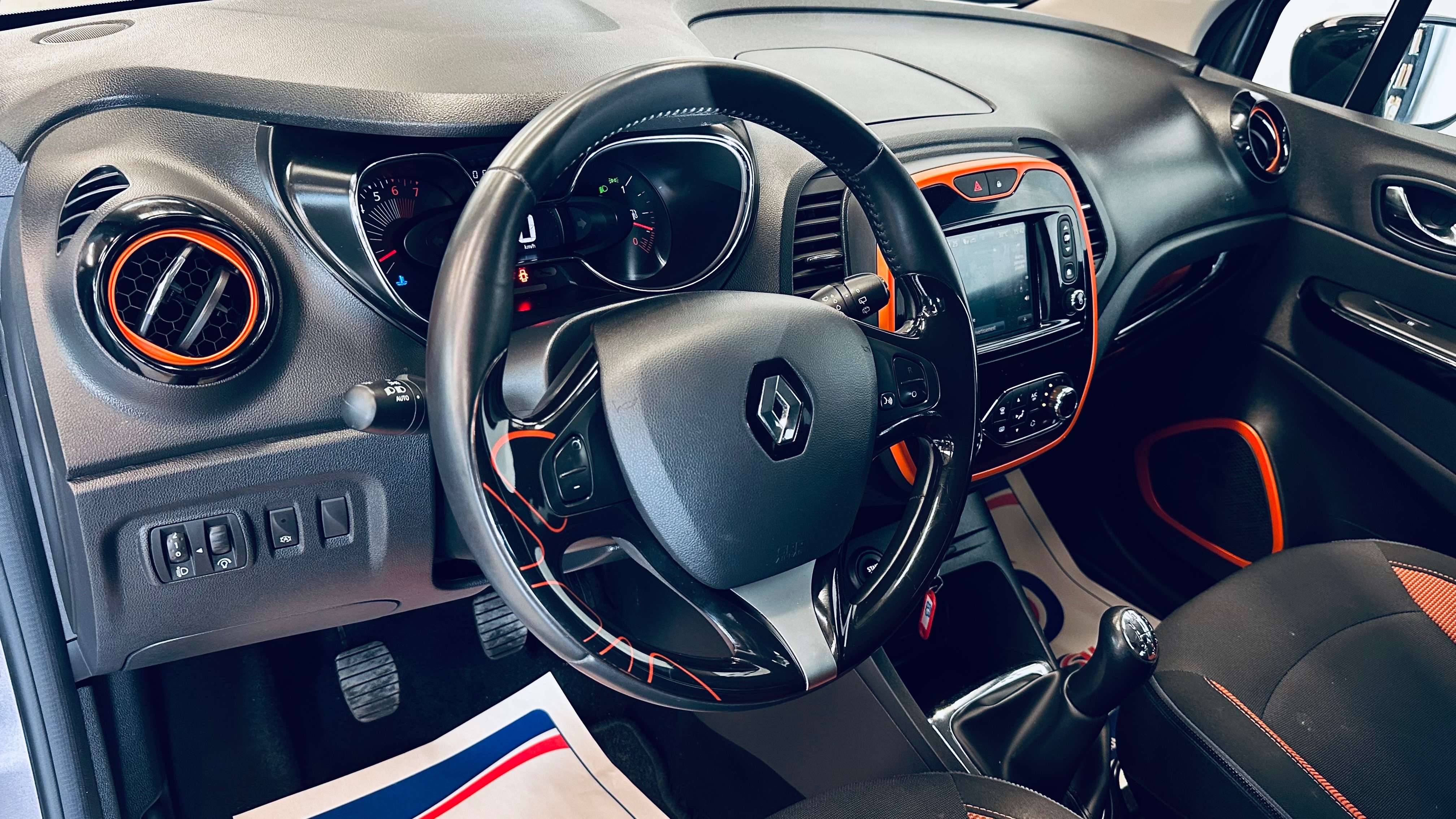 Renault Captur 0.9 CAMERA PDC NAVI CLIM LIM KEY LESS BLUETOOTH