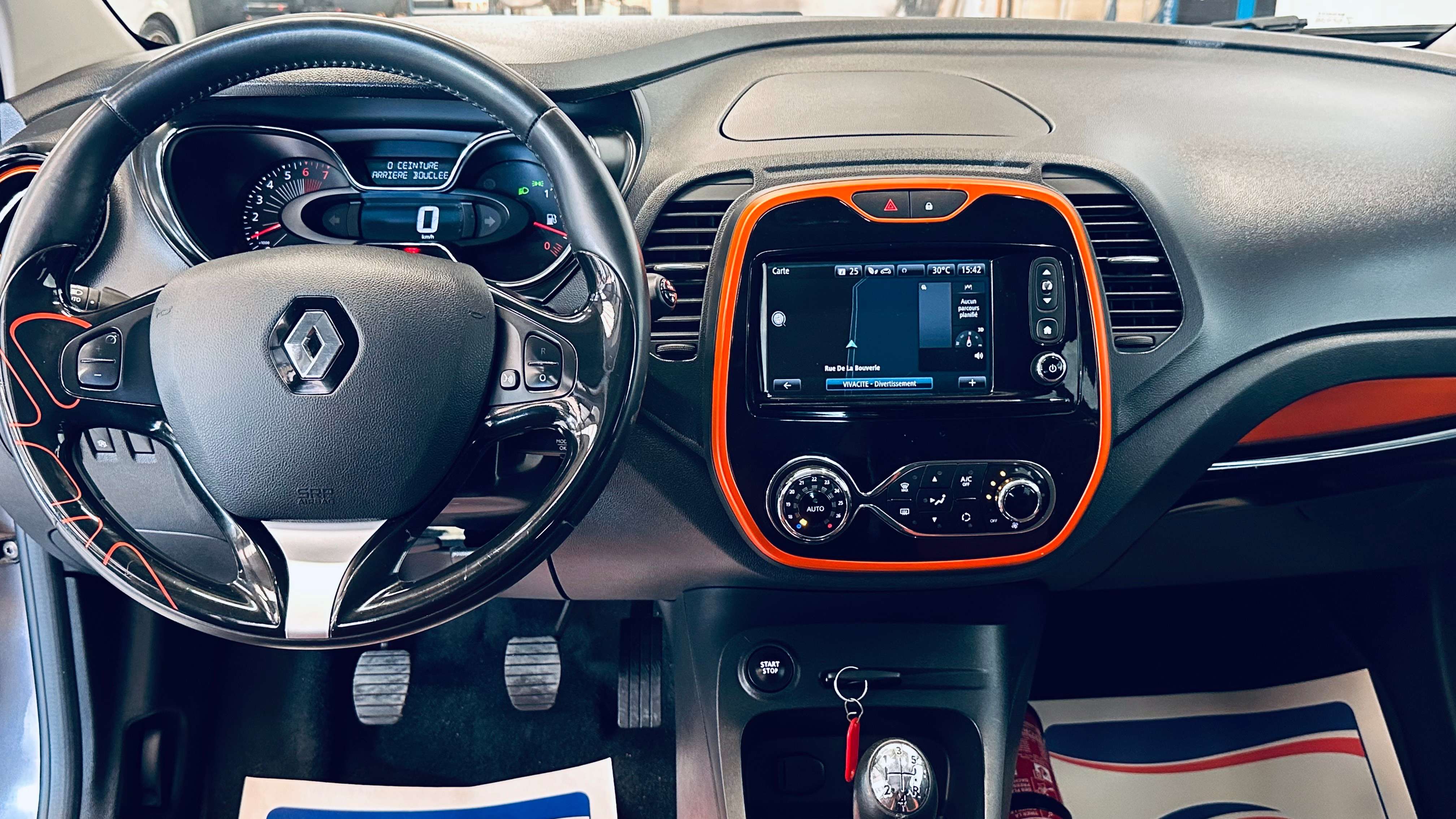 Renault Captur 0.9 CAMERA PDC NAVI CLIM LIM KEY LESS BLUETOOTH