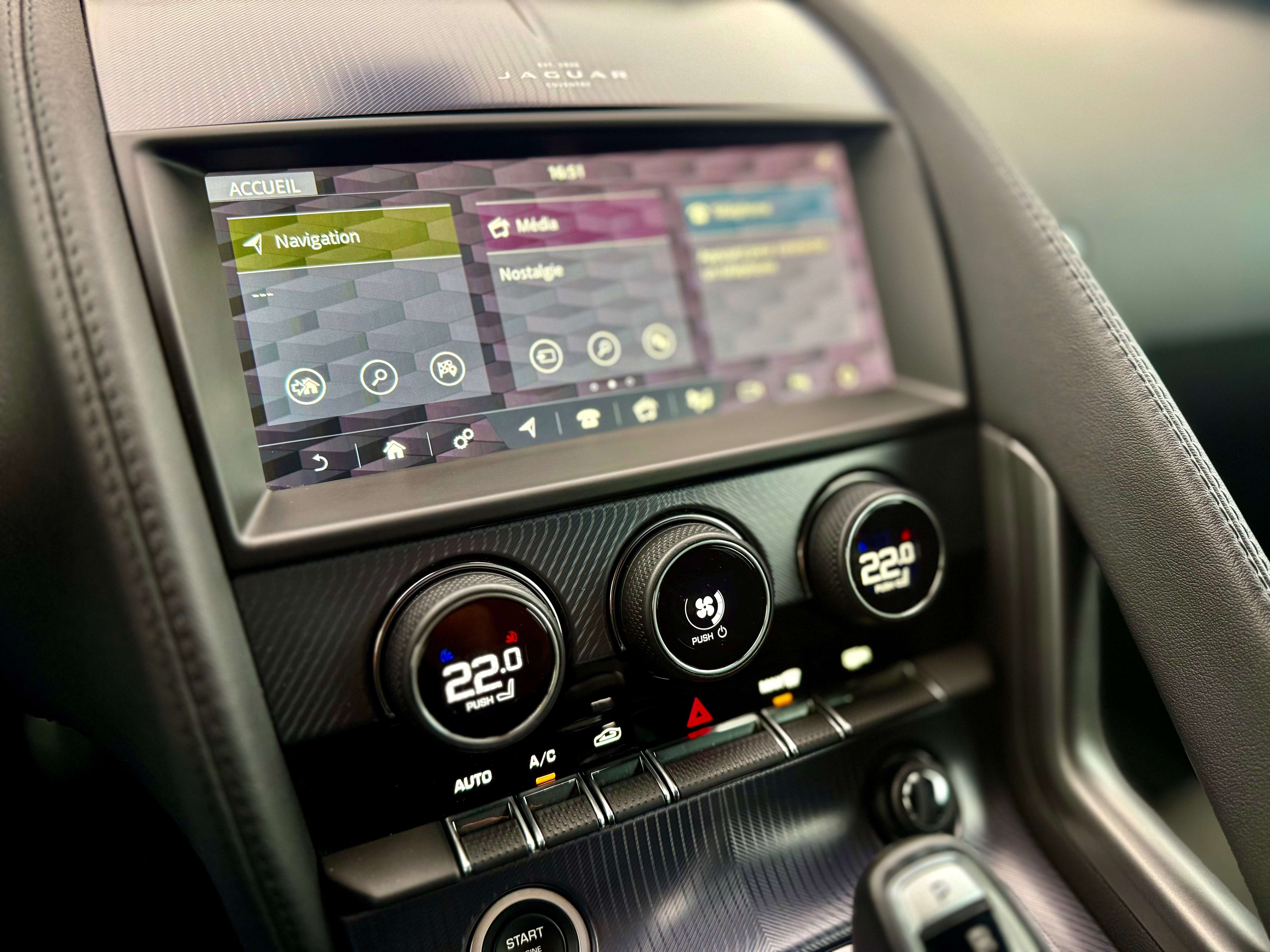 Jaguar F-Type F-Type Coupe 2.0 i4 P300 R-Dynamic