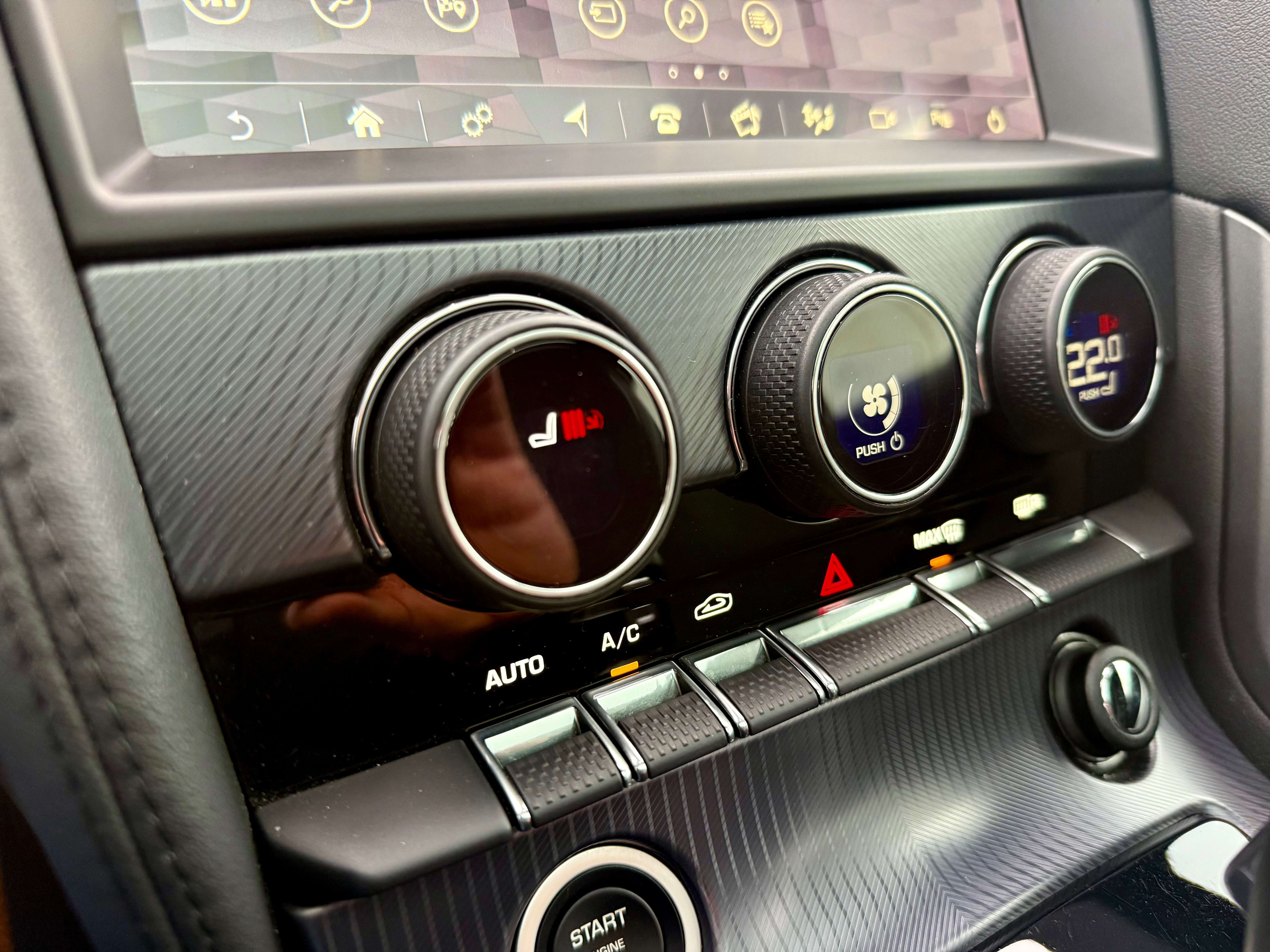 Jaguar F-Type F-Type Coupe 2.0 i4 P300 R-Dynamic