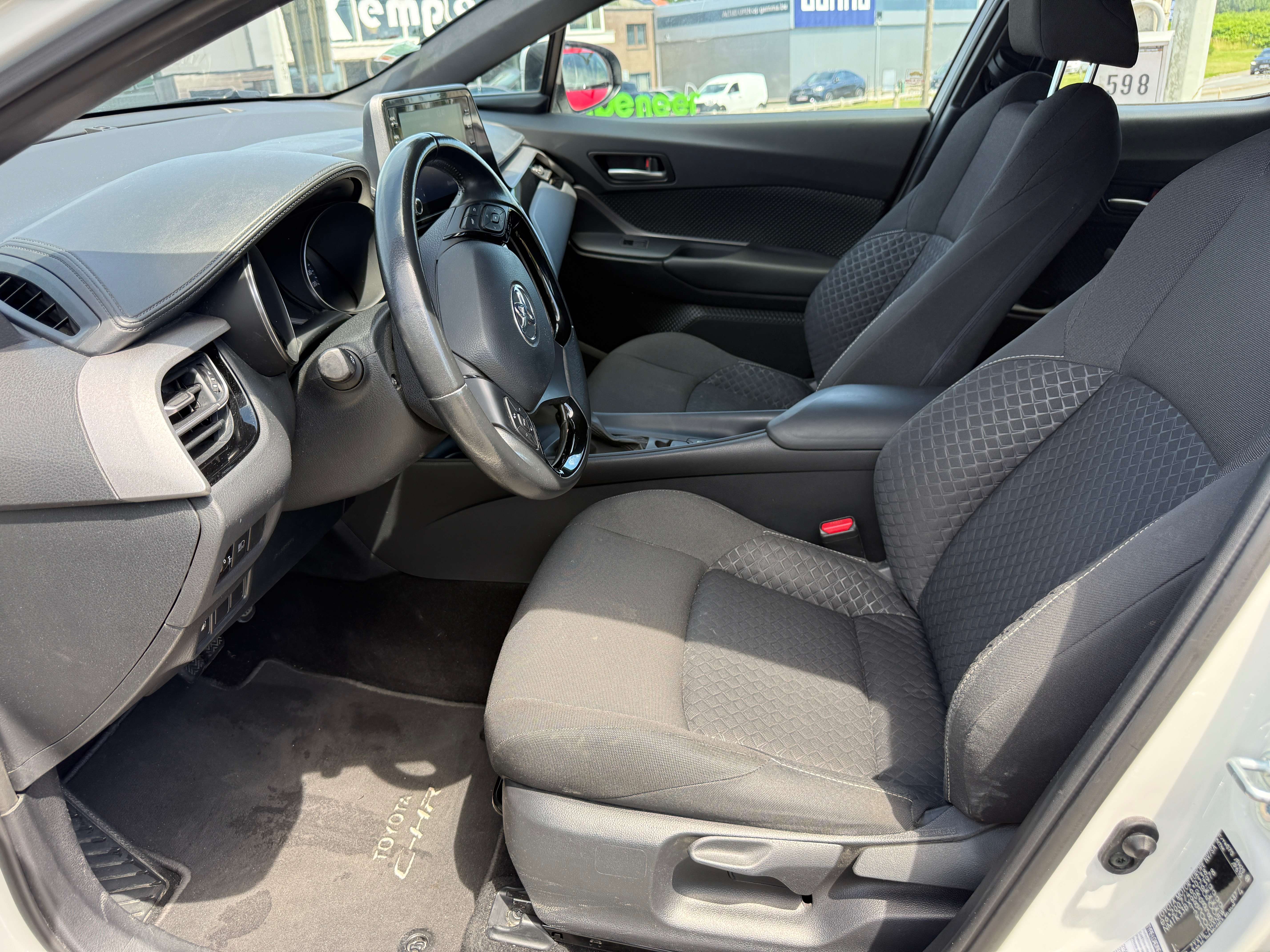 Toyota C-HR C-HR Hybrid 1.8i VVT-i C-Enter E-CVT (EU6AP)