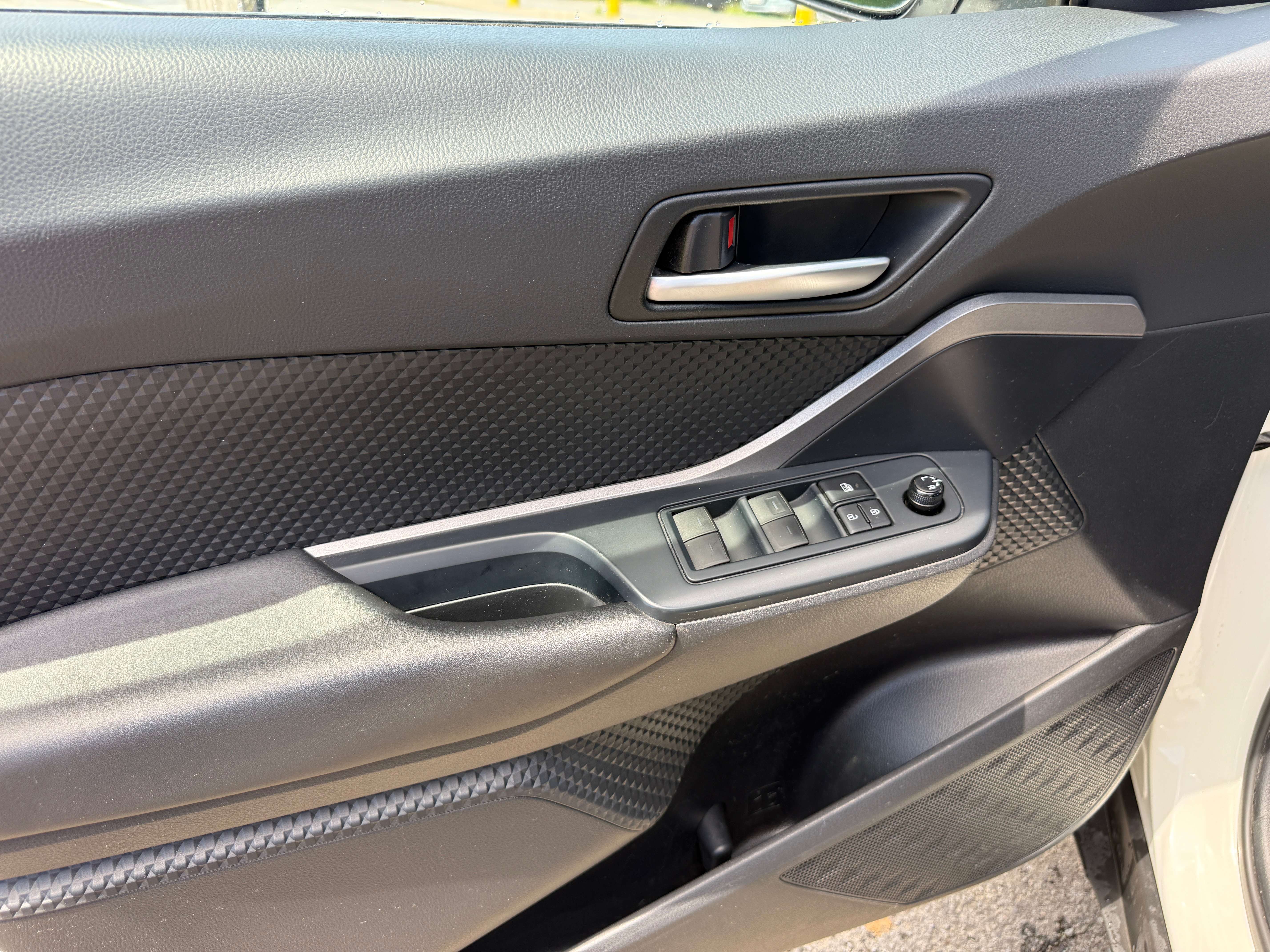 Toyota C-HR C-HR Hybrid 1.8i VVT-i C-Enter E-CVT (EU6AP)