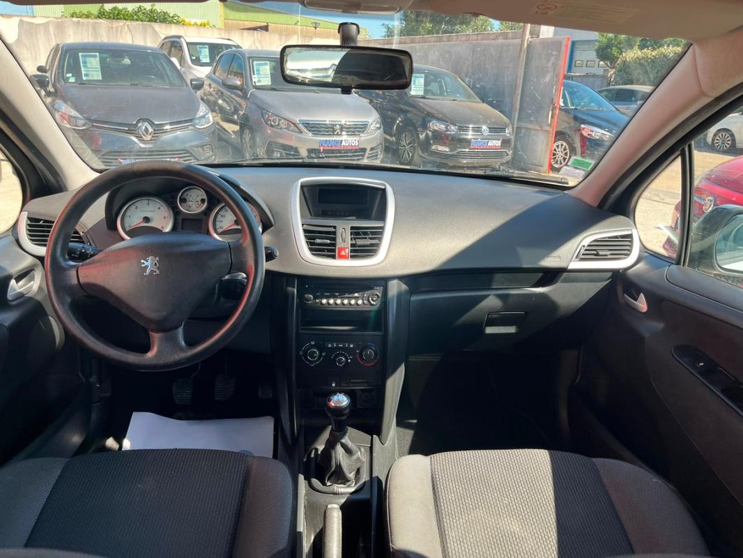 Peugeot 207 1.6 HDI 90 CH 5 PORTES – ENTIÈREMENT RÉVISÉE & GARANTIE 12 MOIS EN EUROPE