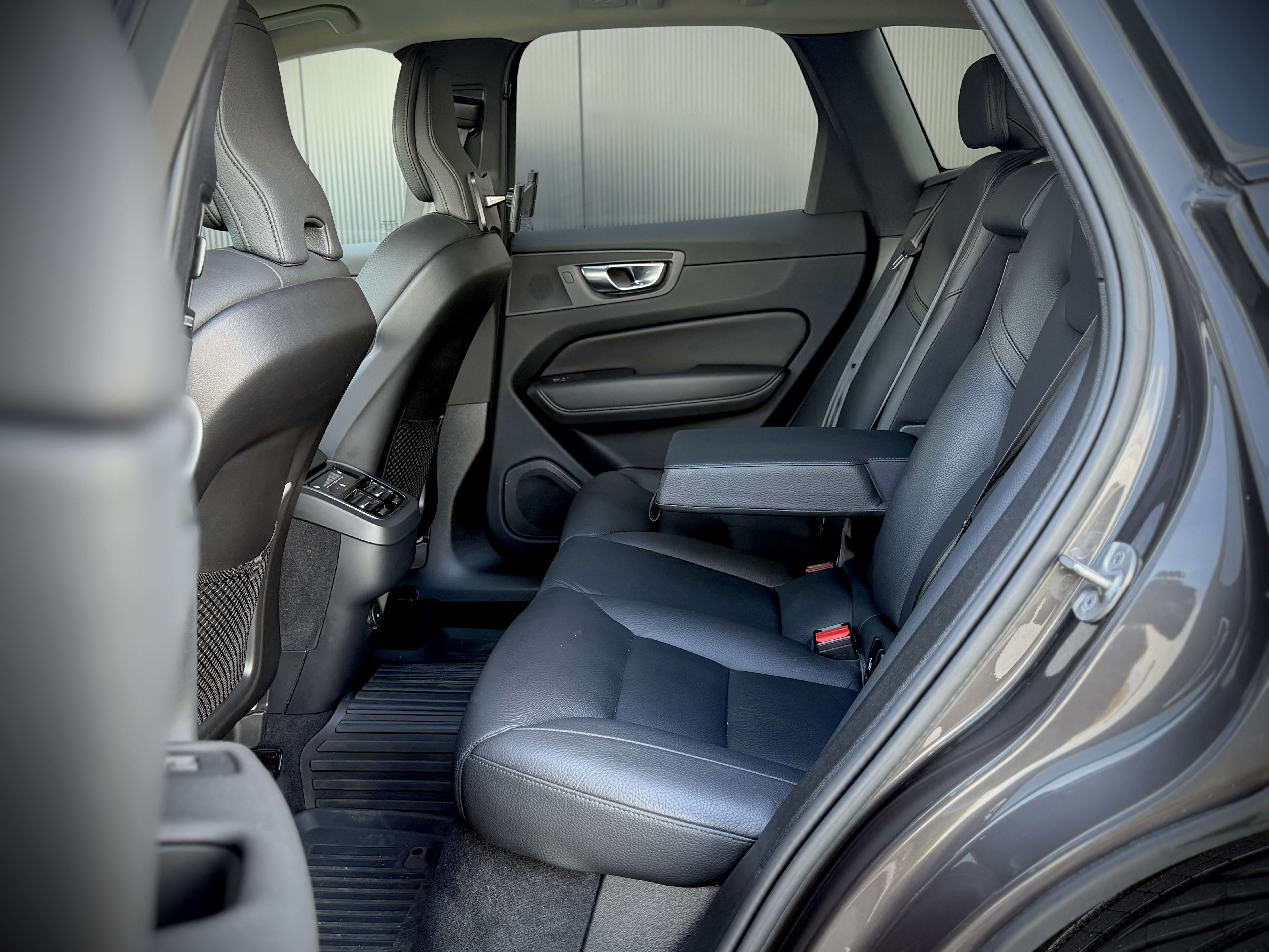 Volvo XC60 XC60 2.0 B4 MHEV  Ultimate Dark