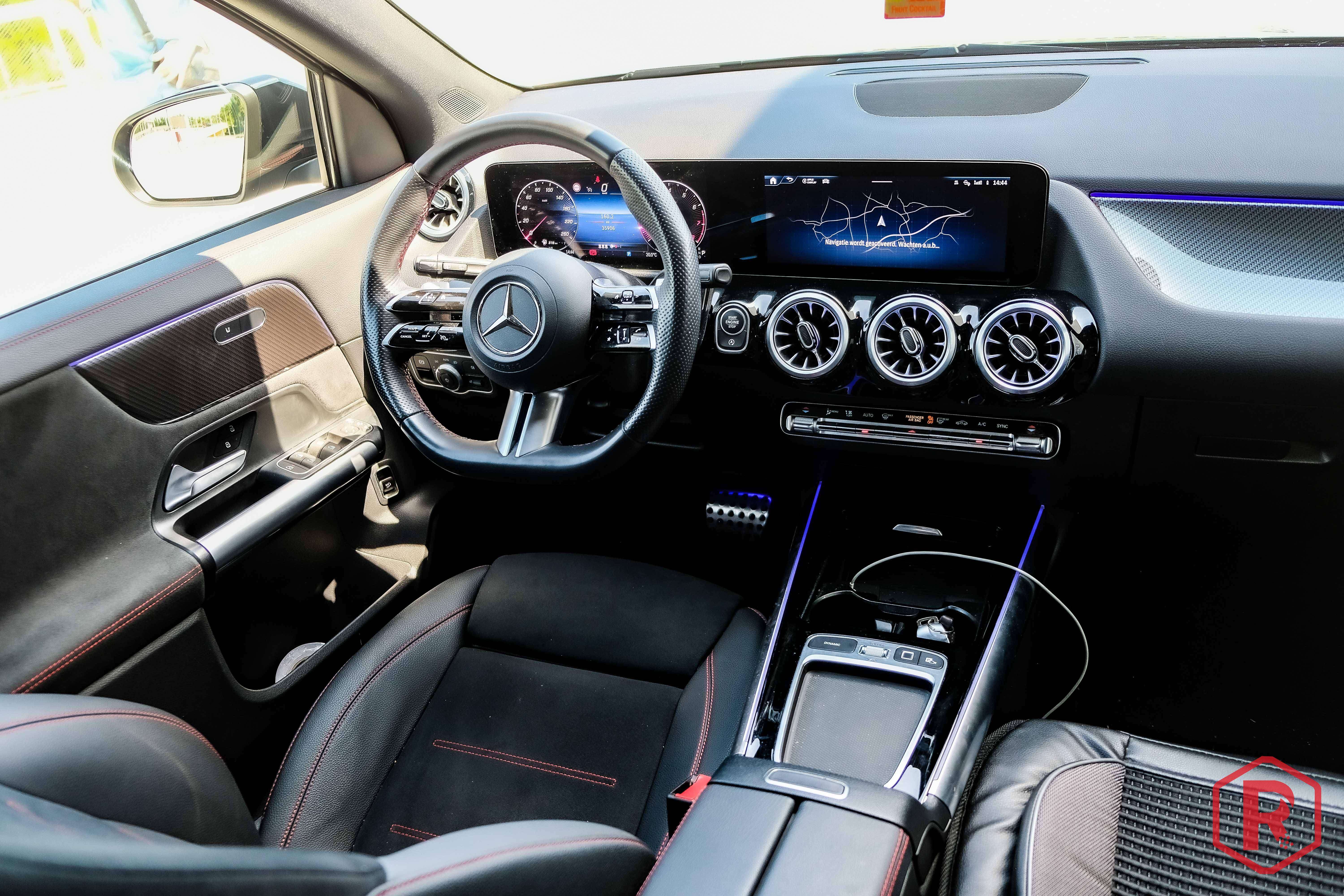 Mercedes-Benz GLA 180 AMG Pano Benzine Automaat Garantie