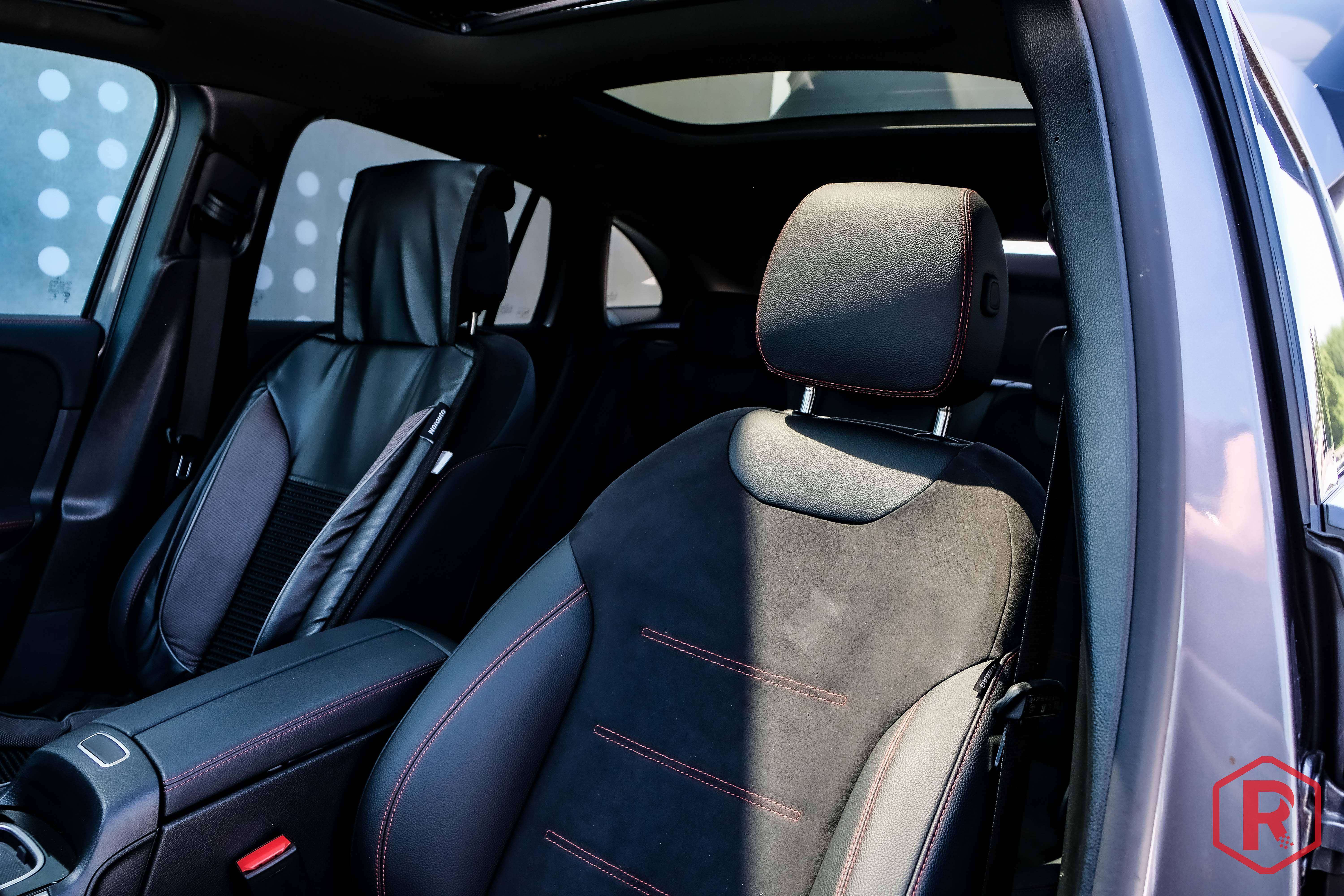 Mercedes-Benz GLA 180 AMG Pano Benzine Automaat Garantie