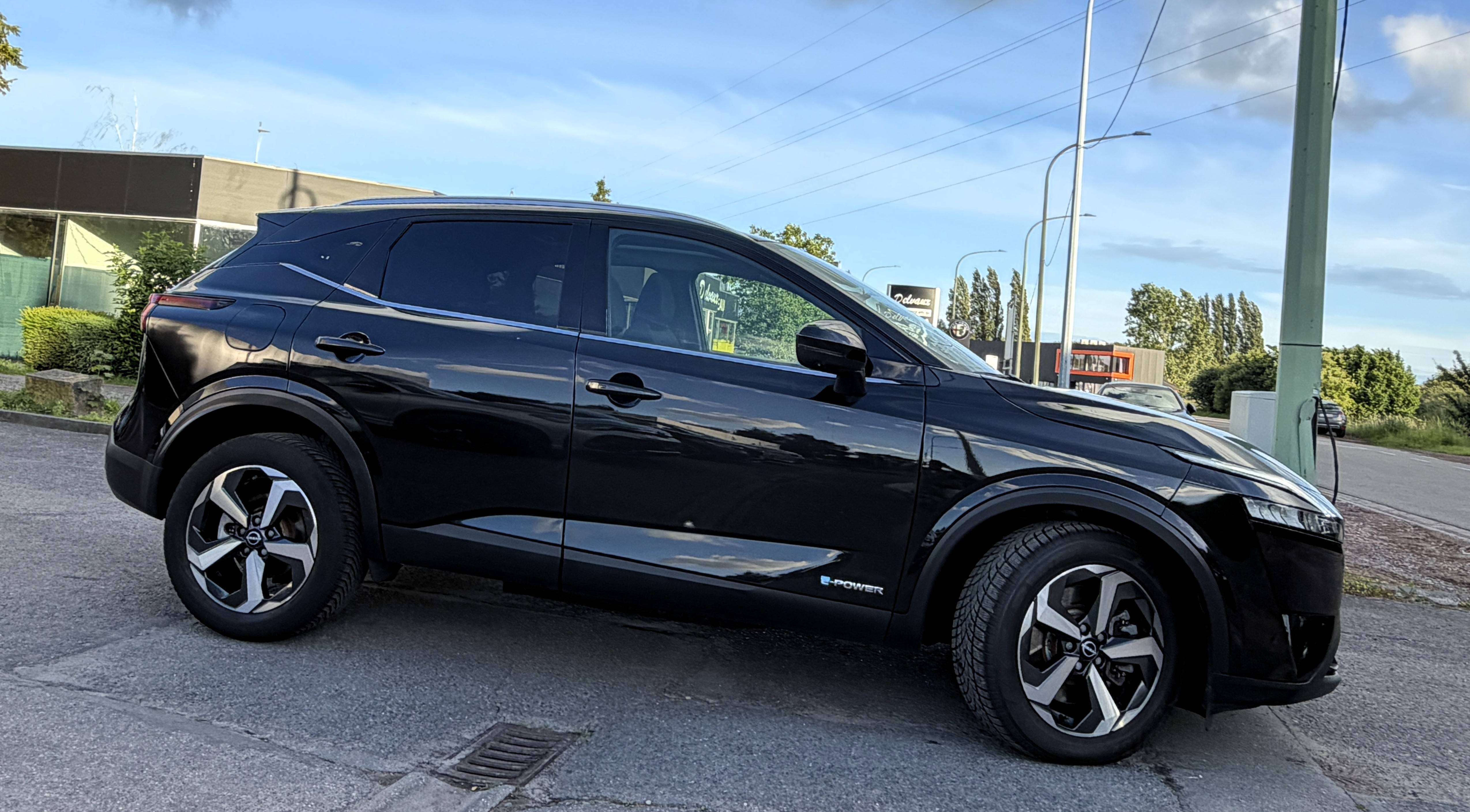 Nissan Qashqai 1.5 e-POWER N-Connecta TVA 21%/PANO/NAVI/CAMERA360/LED/KEYLESS/CARPLAY