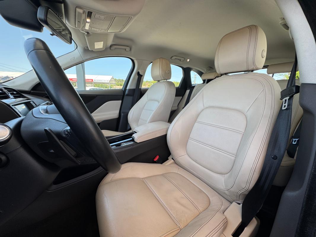 Jaguar F-pace 2.0 D - 240 ch AWD BVA8 Pure