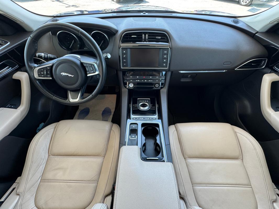 Jaguar F-pace 2.0 D - 240 ch AWD BVA8 Pure