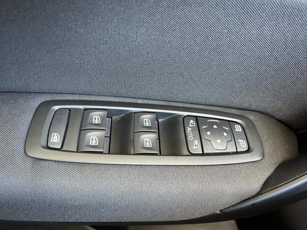 Renault Megane IV Berline Blue dCi 115 Zen