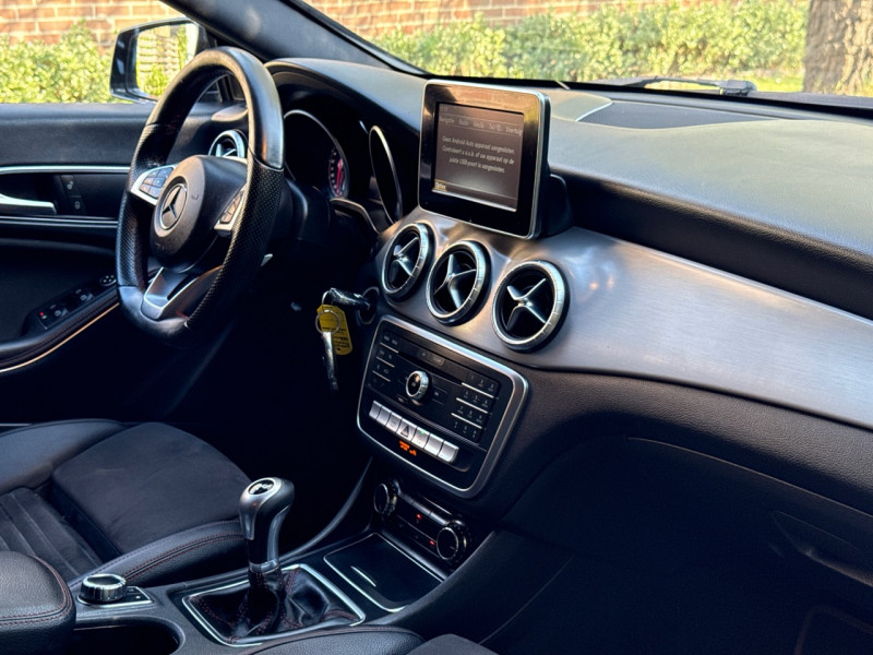 Mercedes-Benz CLA SHOOTING BRAKE 200 D FASCINATION * PACK AMG * 10/2017 * CAMERA * LED * 1ERE MAIN