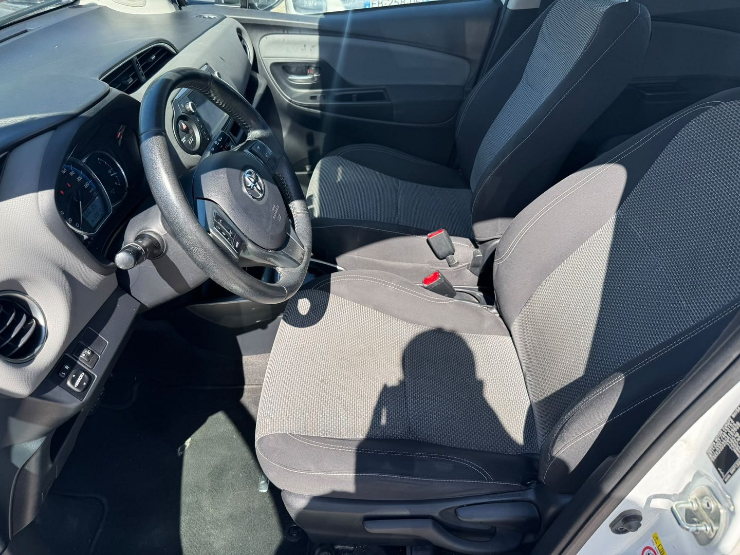 Toyota YARIS HSD 100H DYNAMIC 5P