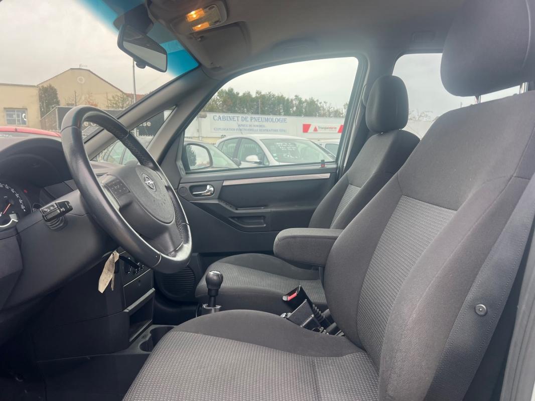 Opel Meriva 1.3 CDTI DIESEL 75CH REVISEE FUME BLANC AU DEMARRAGE DEMARRE ET ROULE NICKEL