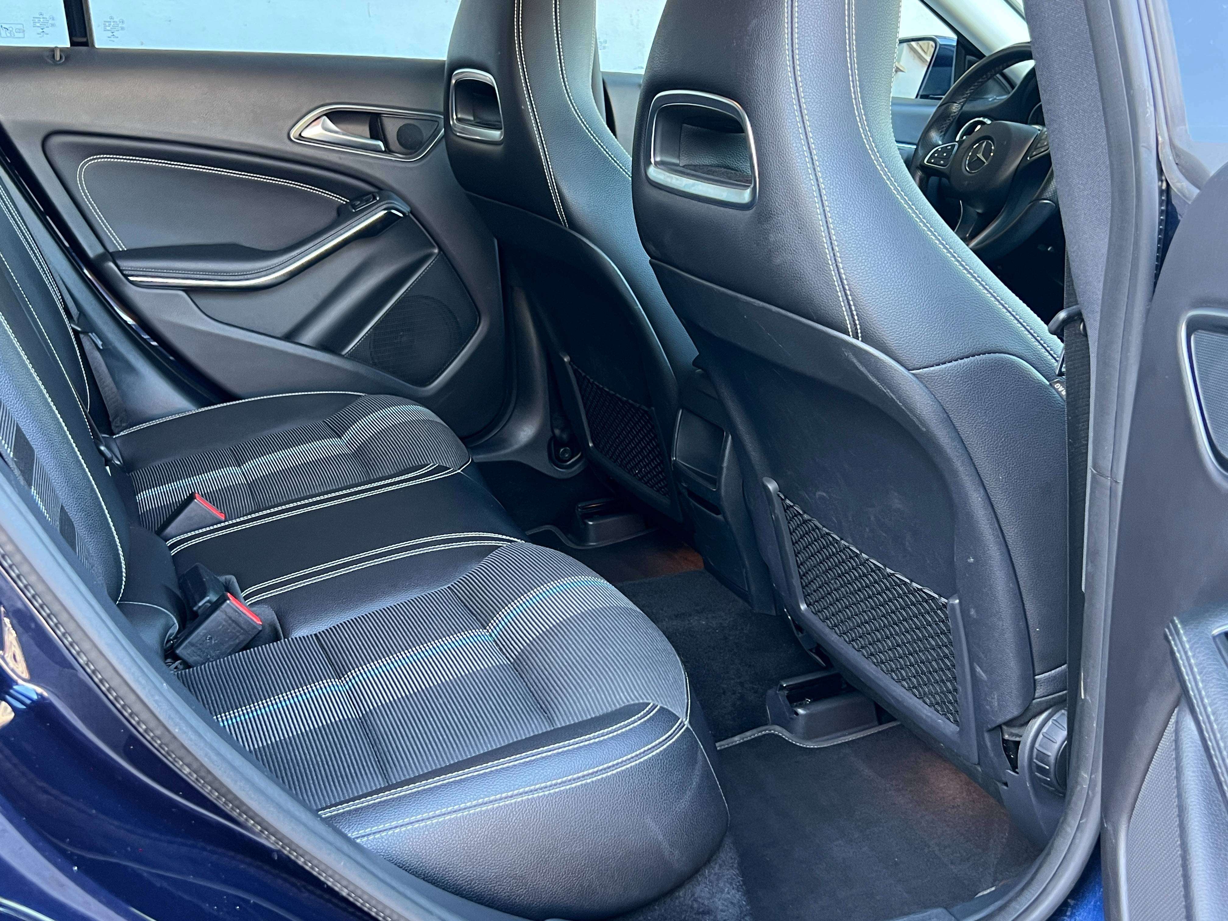 Mercedes-Benz CLA 180 Pack Sport Business Solution Automatique 7vit