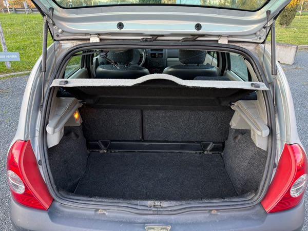 Renault Clio III 1.2 16V 75 EXPRESSION 5P