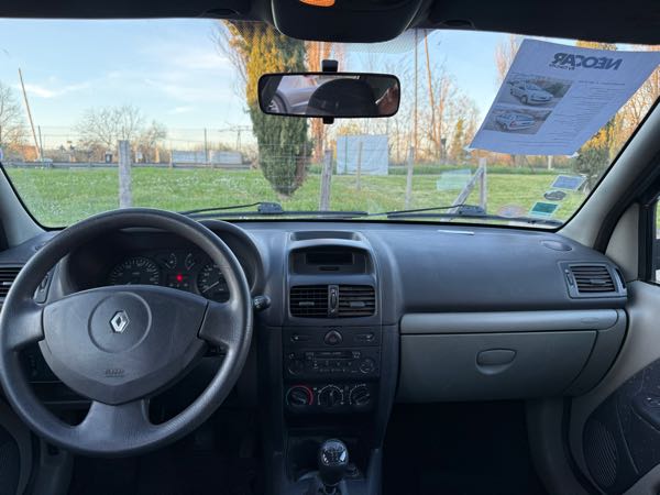 Renault Clio III 1.2 16V 75 EXPRESSION 5P