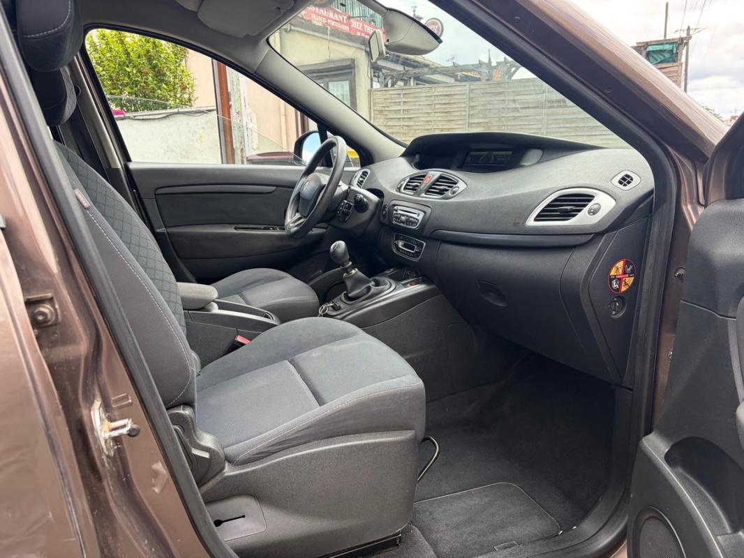 Renault Grand Scenic 1.9L DCI 130CH 7 PLACES TOUT LE SUIVIE D ENTRETIEN RADAR. PAYER EN 3FOIS