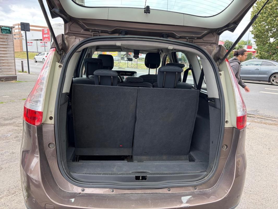 Renault Grand Scenic 1.9L DCI 130CH 7 PLACES TOUT LE SUIVIE D ENTRETIEN RADAR. PAYER EN 3FOIS