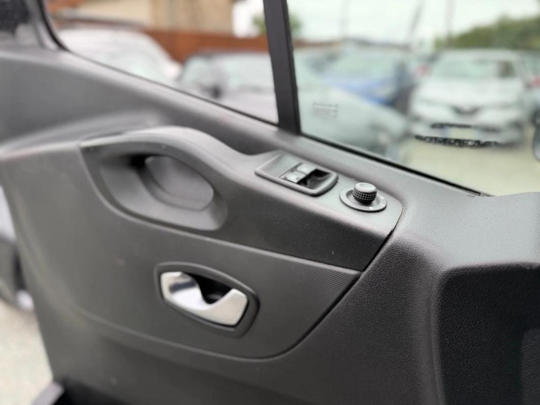 Renault Trafic 2.0 DCI 145 LONG / 6 PLACES GRAND-CONFORT GARANTIE