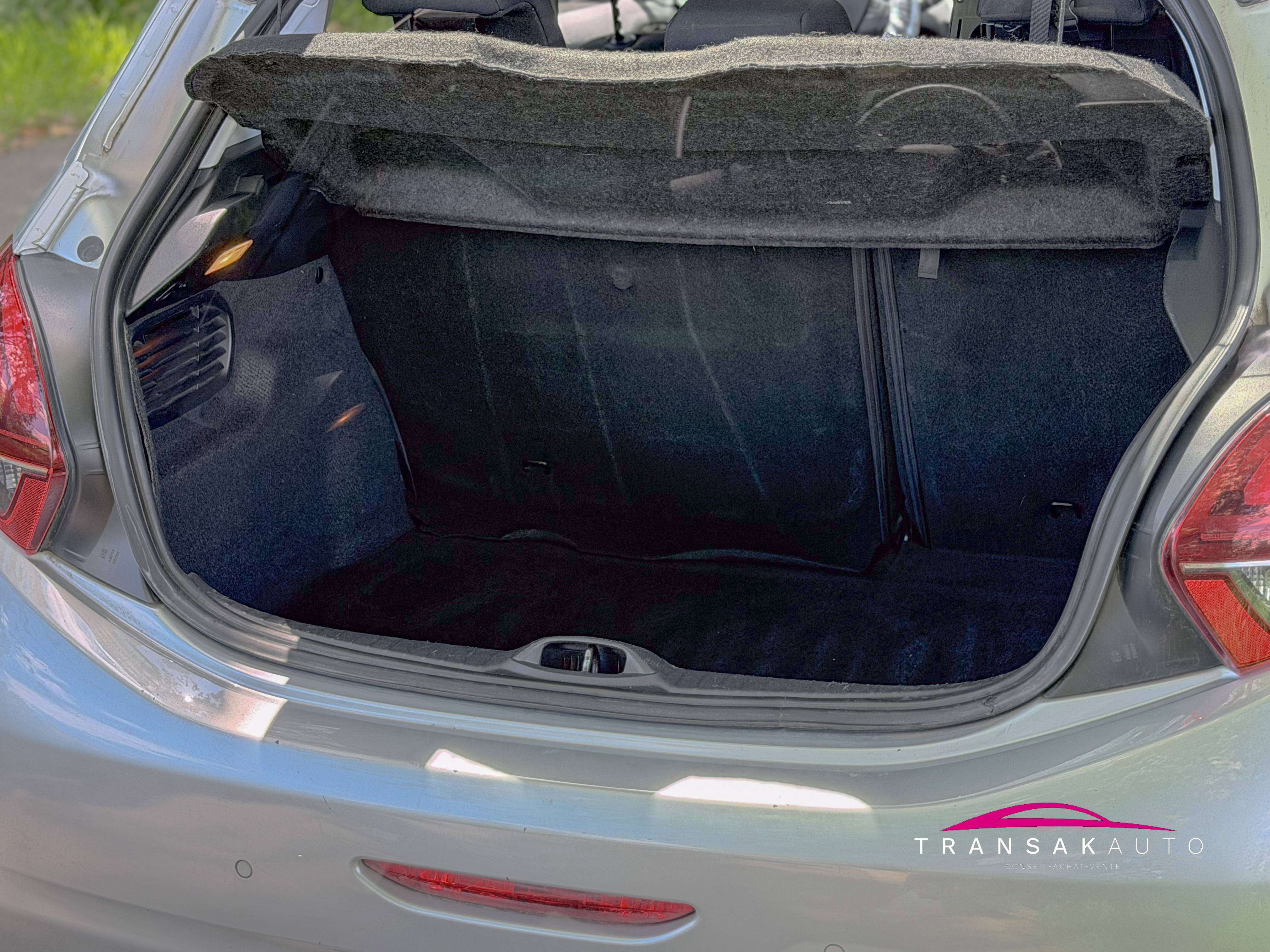 Peugeot 208 Garantie 12 mois - 1.2i PureTech Allure