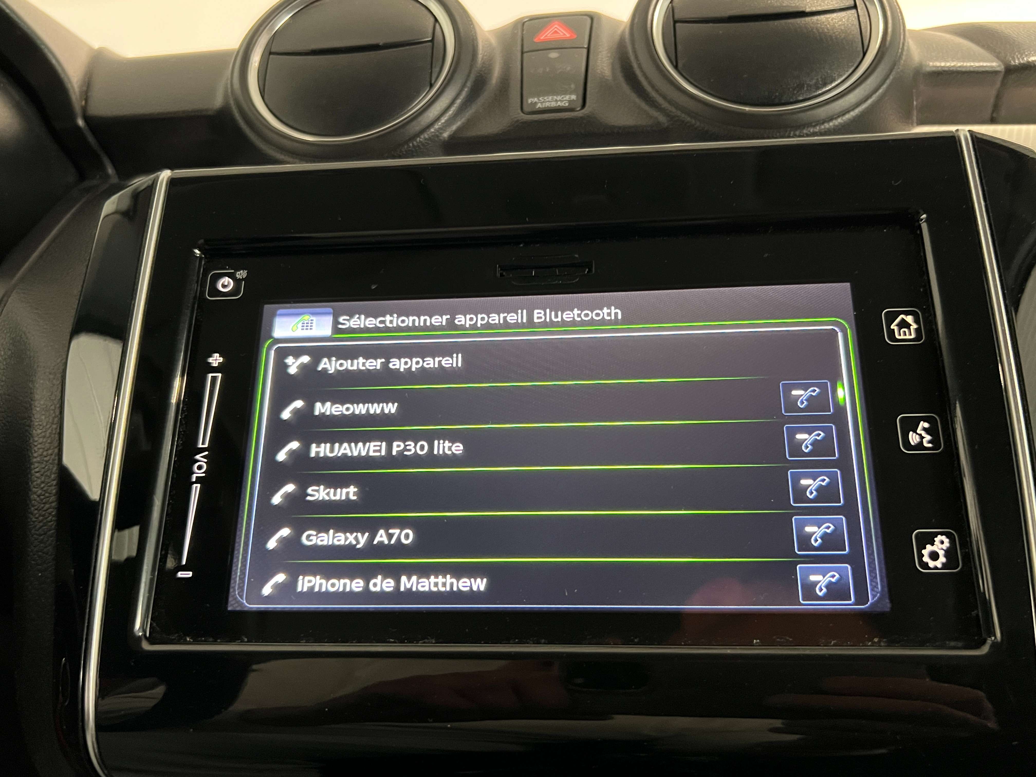 Suzuki Swift Swift 1.2 ESSENCE /CLIM/GPS/CAMERA DE RECULE/BLUETOOTH..