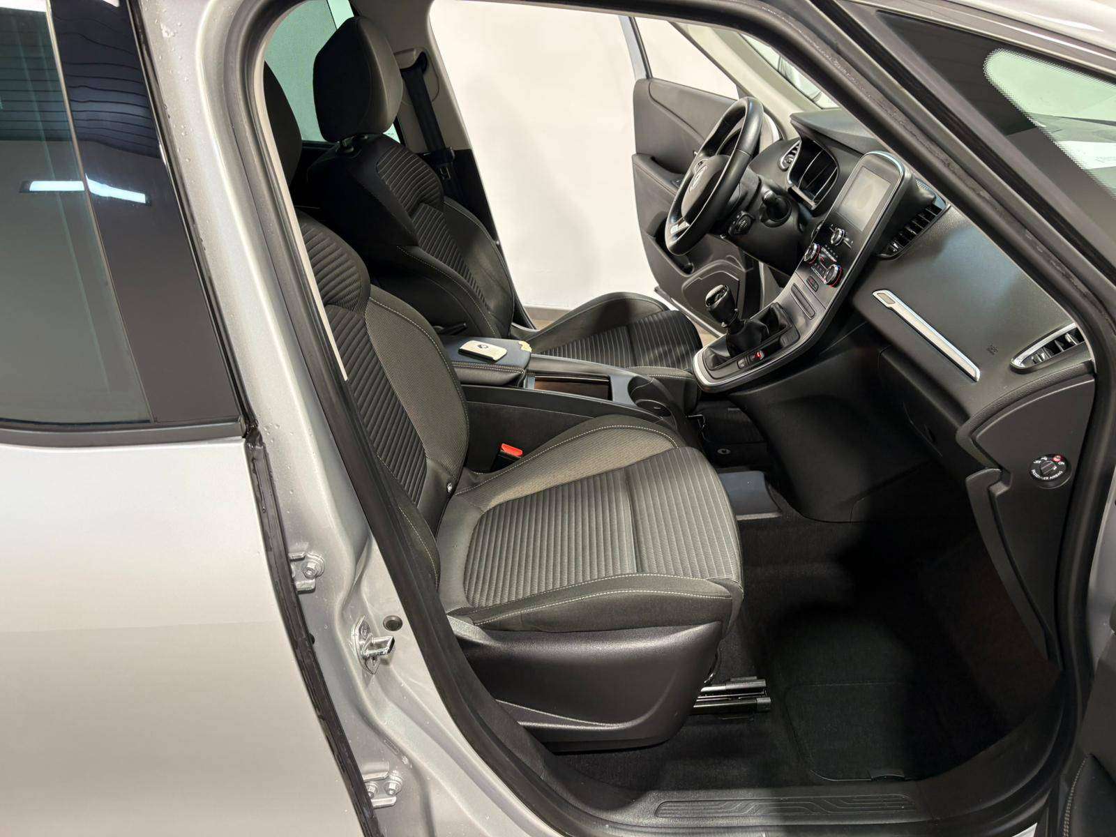 Renault Grand Scenic ** 1.7 Blue dCi ** Limited ** GPS ** A/C ** Garantie 12 mois **