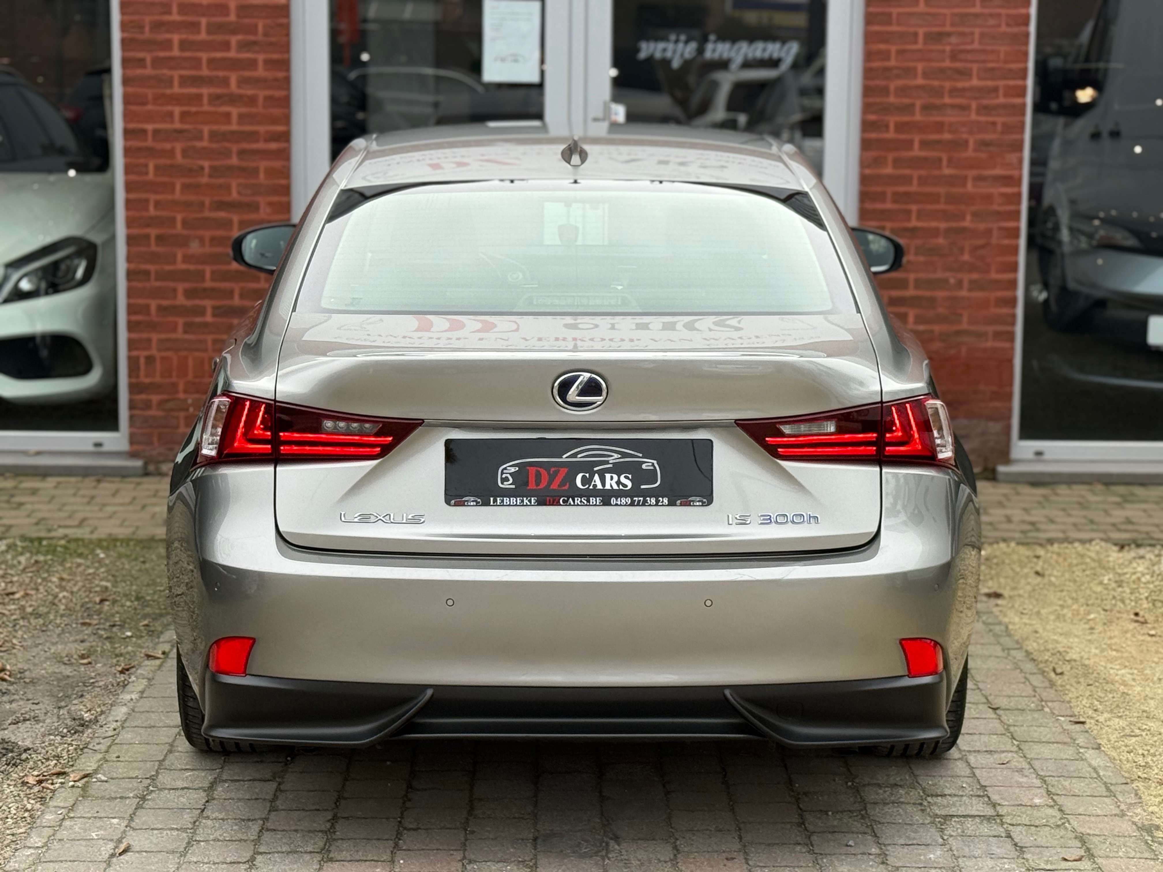 Lexus IS 300 HYBRID 2.5I 181PK |✅NAVI | XENON | KEY LESS START | LED |